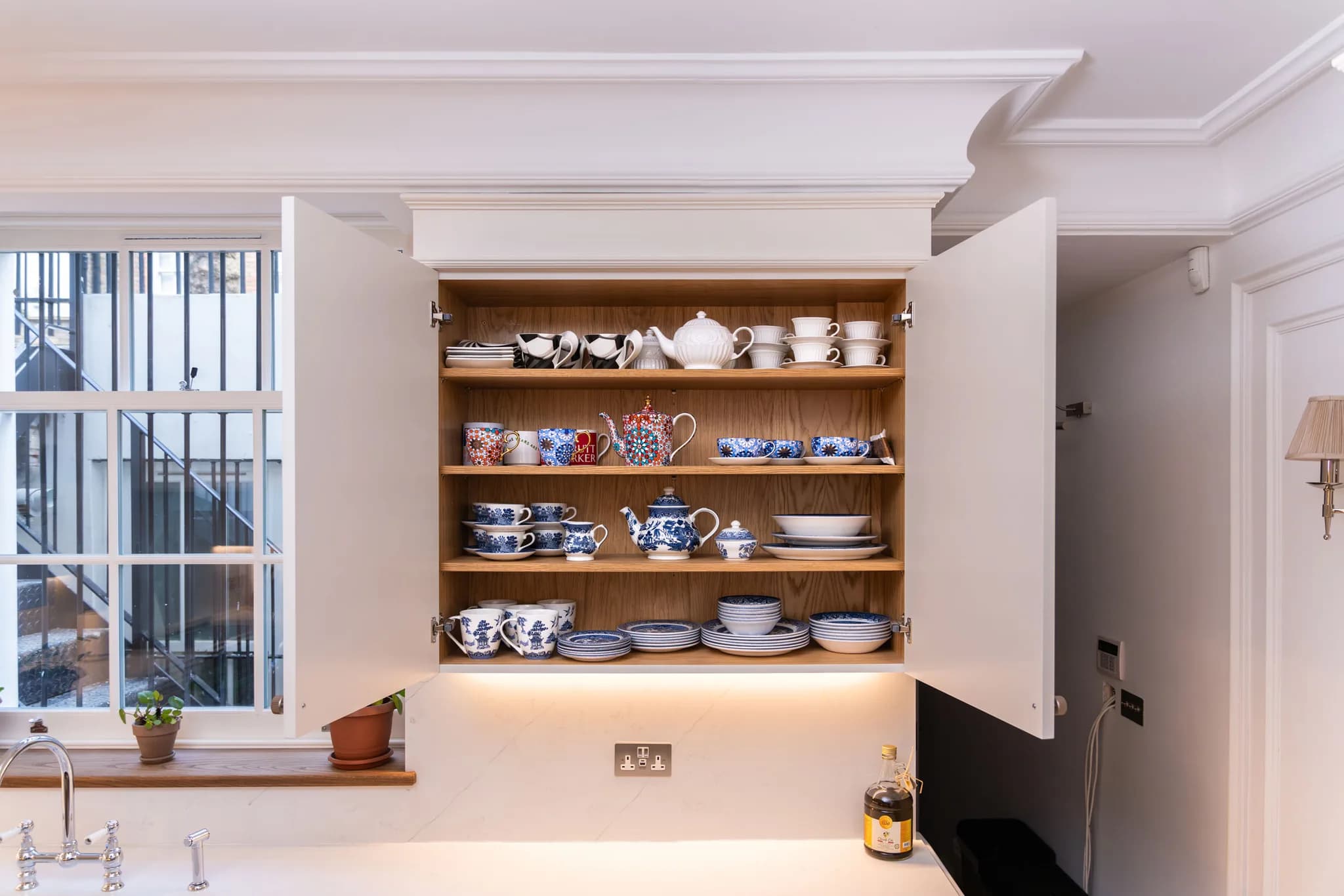 Traditional-lay-on-moulded-panelled-door-shaker-kitchen-46 (3)