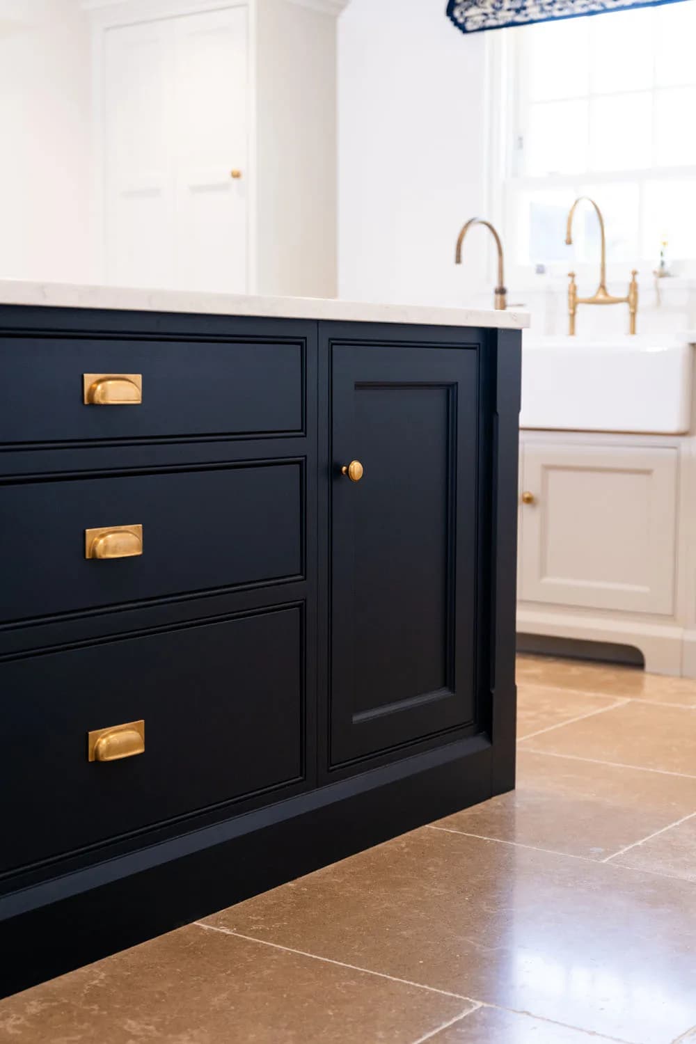 classic-in-frame-cock-bead-shaker-ingatestone-handmade-kitchen-company (6)