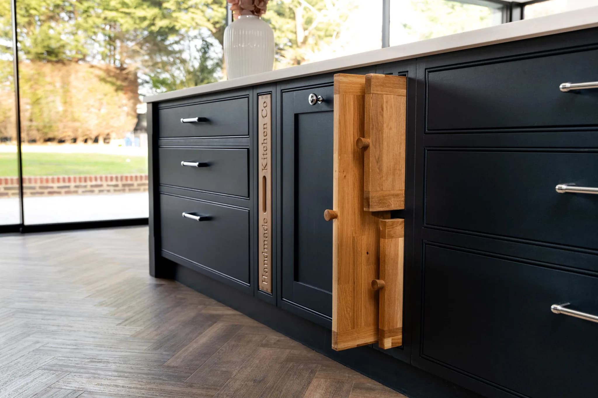 classic-in-frame-cockbead-shaker-elstree-handmade-kitchen-company (18)
