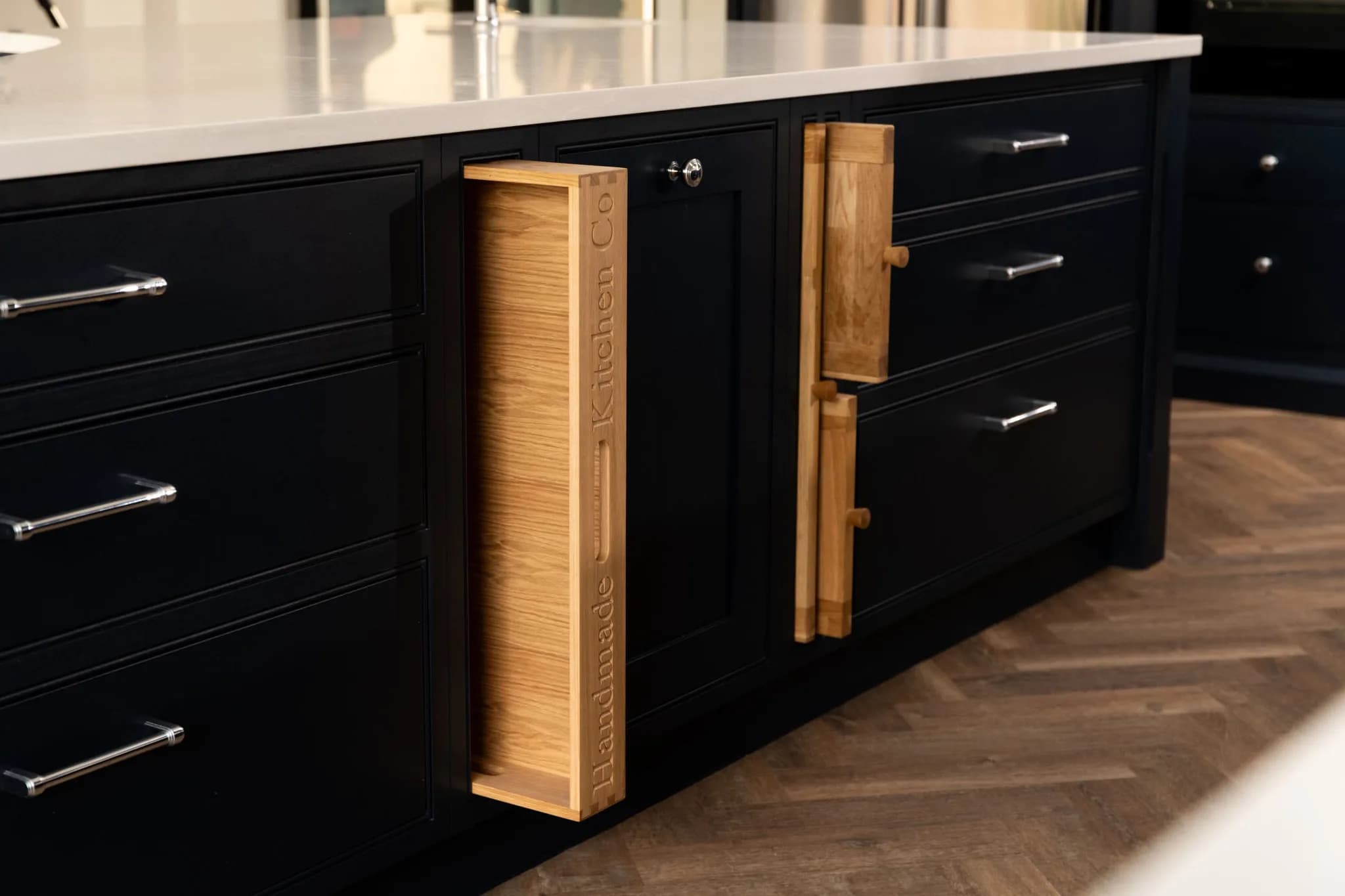 classic-in-frame-cockbead-shaker-elstree-handmade-kitchen-company (19)