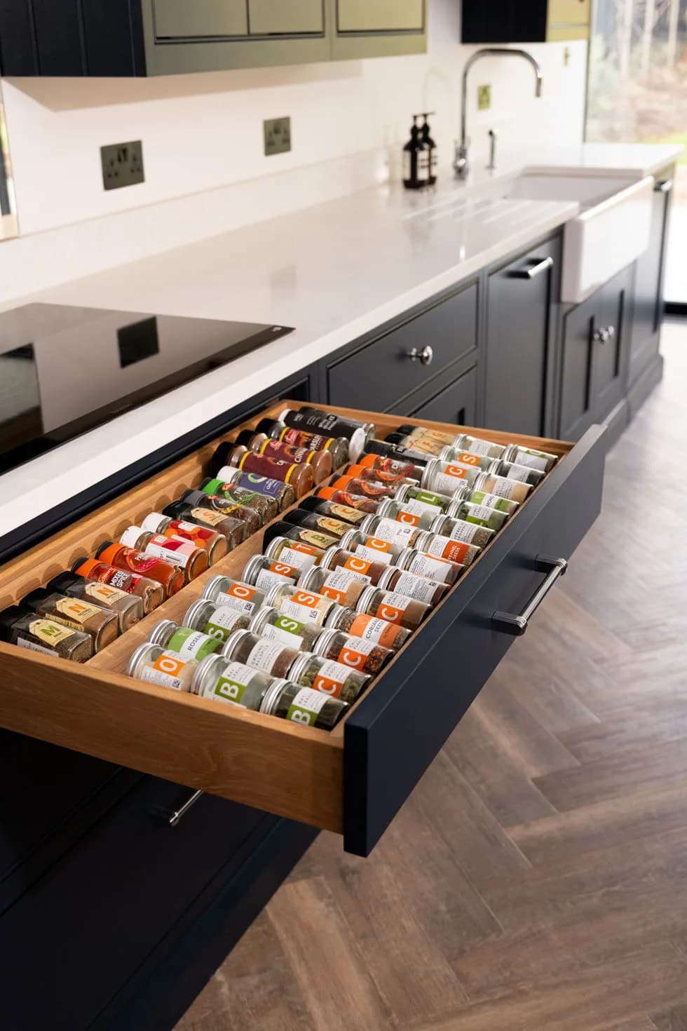 classic-in-frame-cockbead-shaker-elstree-handmade-kitchen-company (23)