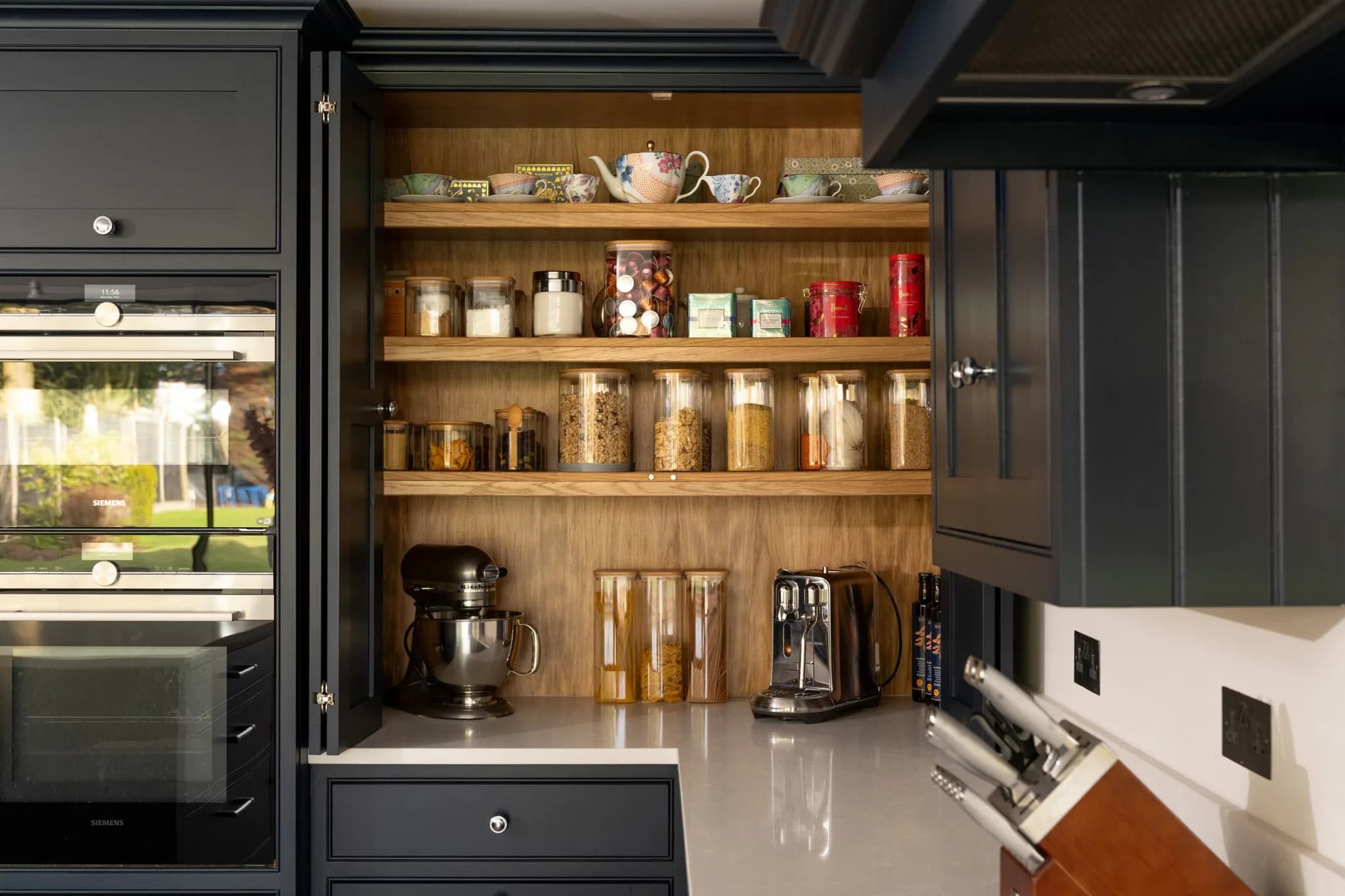 classic-in-frame-cockbead-shaker-elstree-handmade-kitchen-company (29)