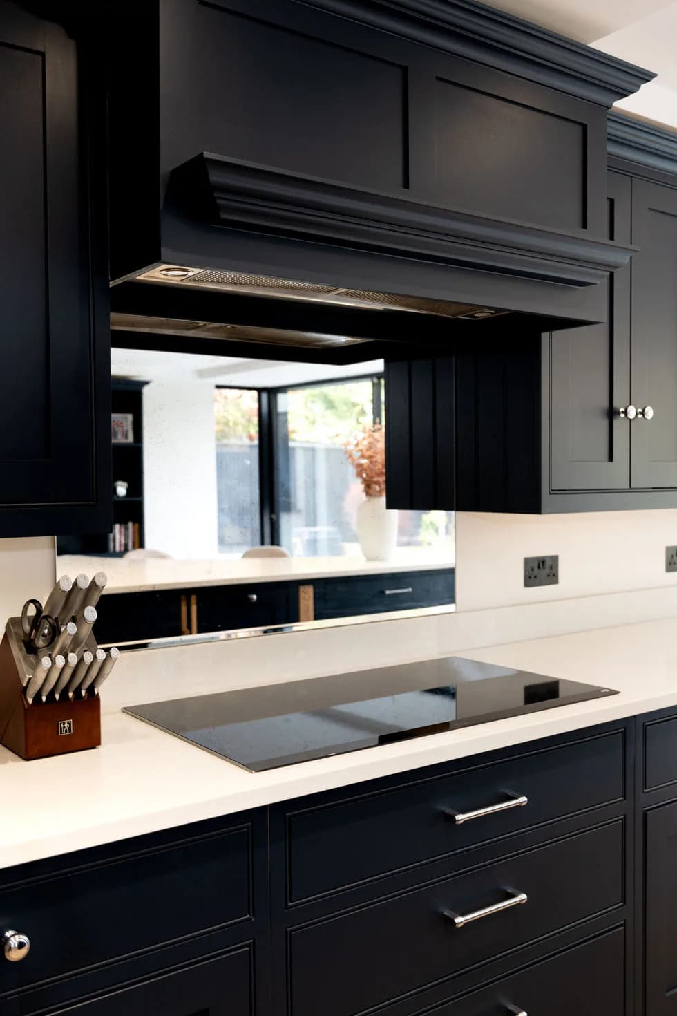 classic-in-frame-cockbead-shaker-elstree-handmade-kitchen-company (6)