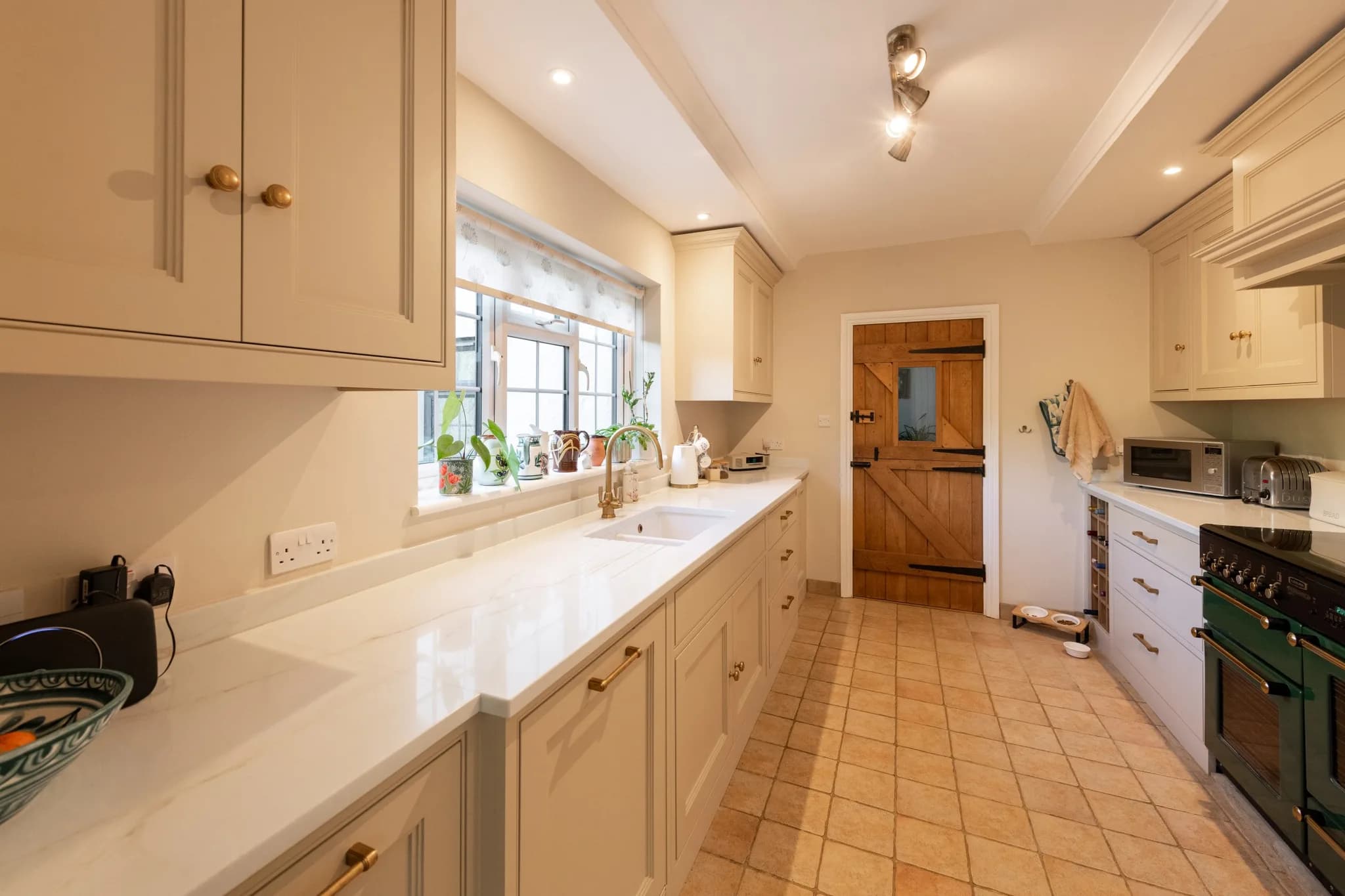classic-in-frame-shaker-style-modern-bead-stansted-handmade-kitchen-company (42)