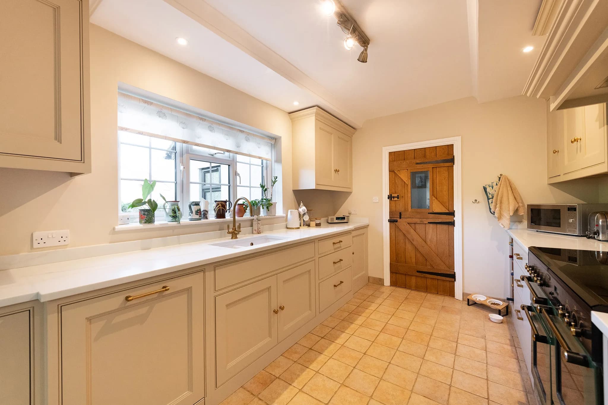 classic-in-frame-shaker-style-modern-bead-stansted-handmade-kitchen-company (45)