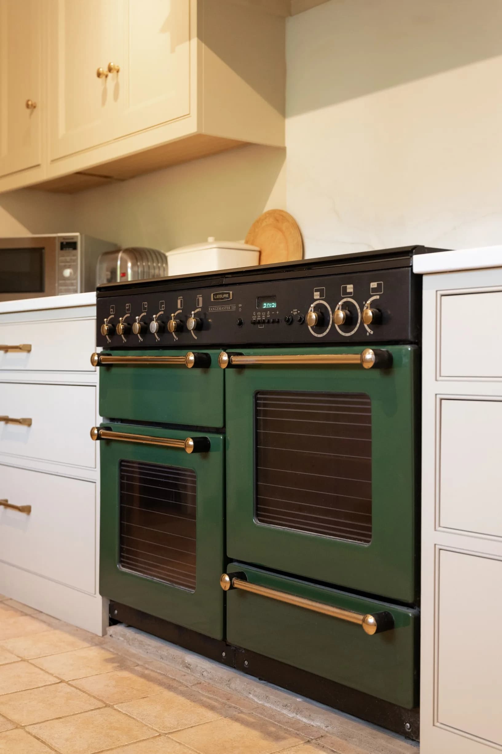 classic-in-frame-shaker-style-modern-bead-stansted-handmade-kitchen-company (49)