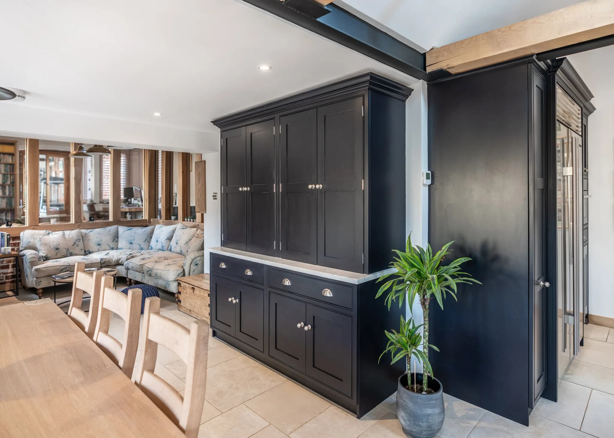 classic-shaker-clavering-handmade-kitchen-company-essex-landscape (2)