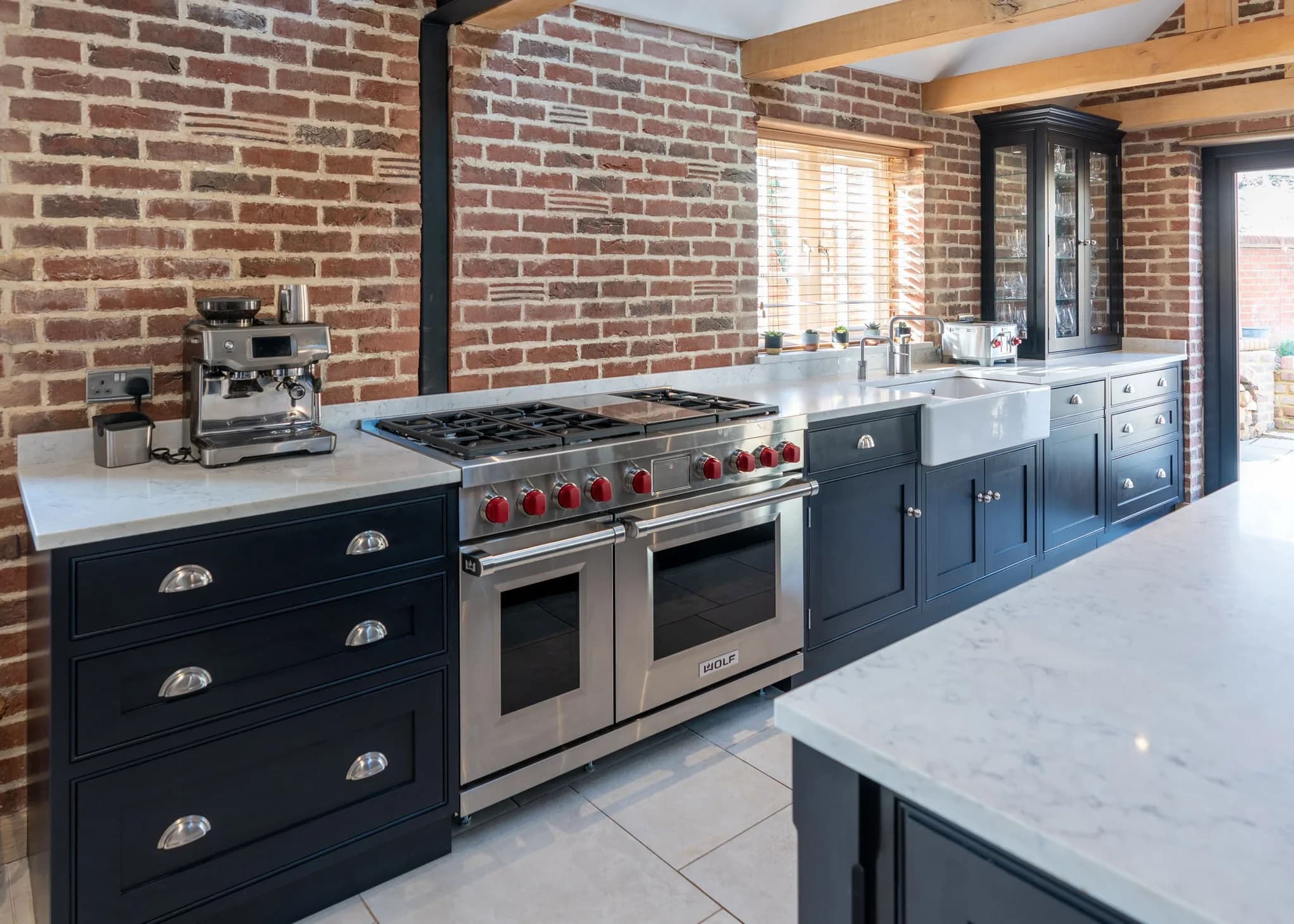 classic-shaker-clavering-handmade-kitchen-company-essex-landscape (8)