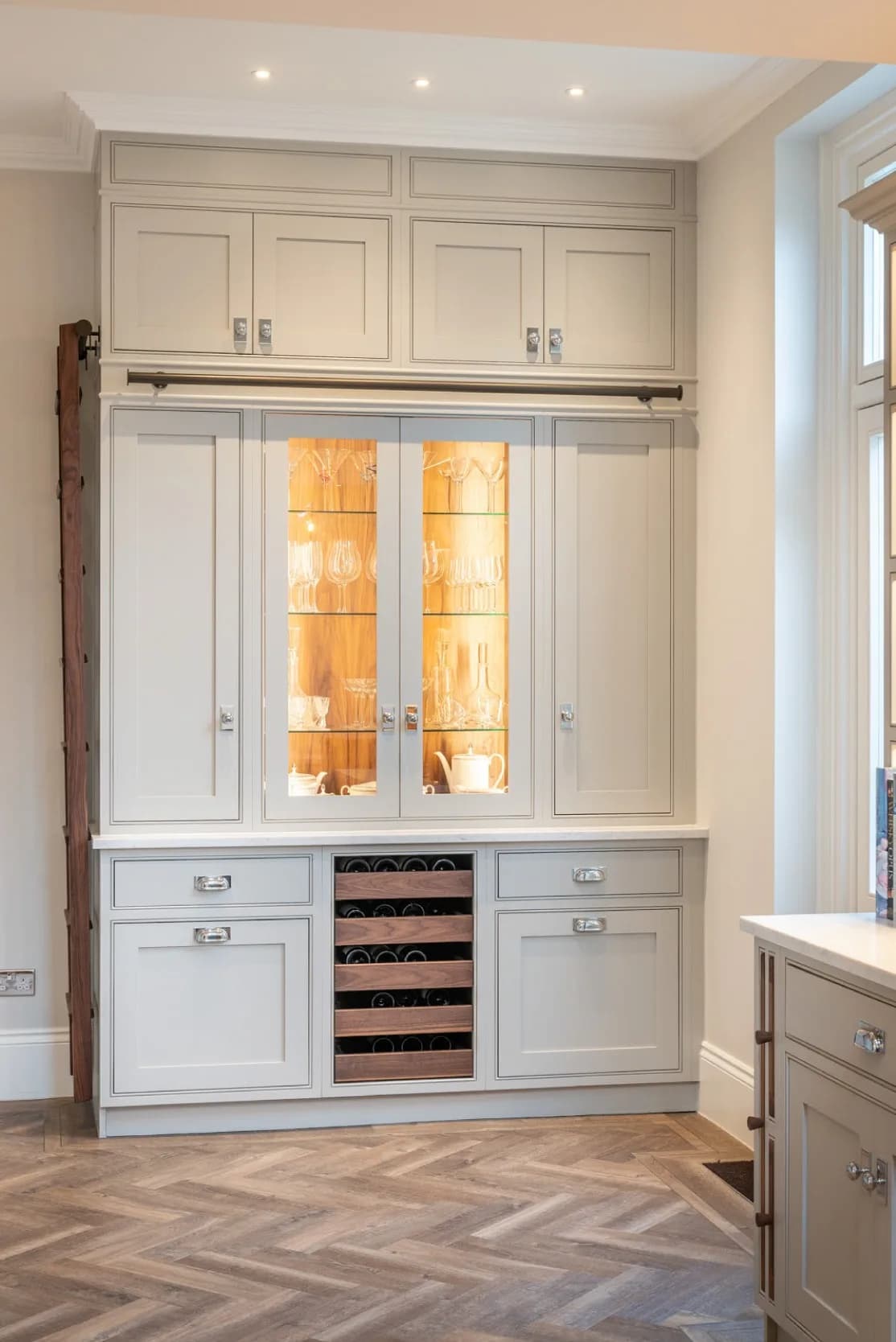 classic-shaker-hadley-wood-l-shaped-handmade-kitchen-company-portrait (11)