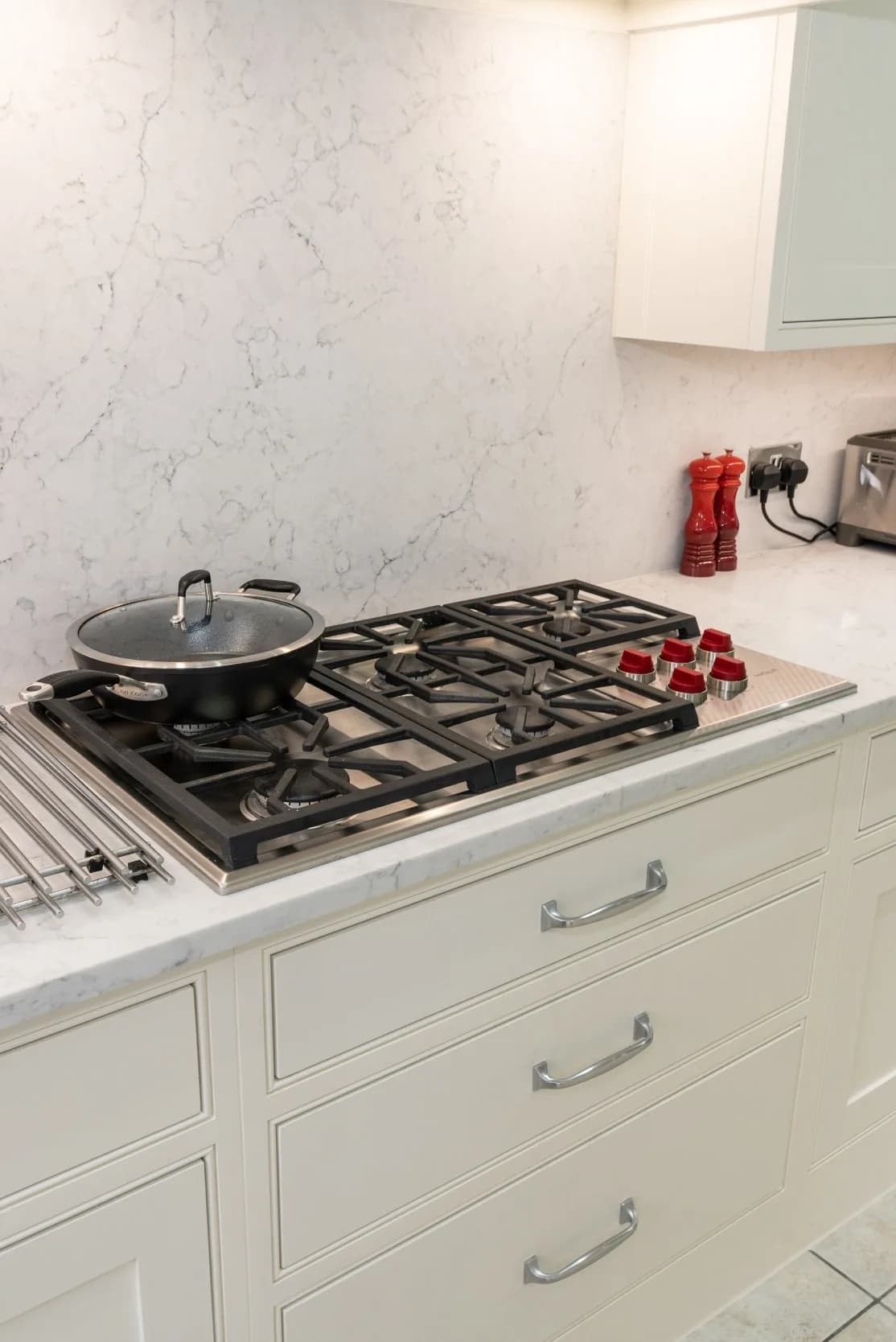 classic-shaker-kitchen-sub-zero-wolf-cuffley-herts-handmade-kitchen-company (11)