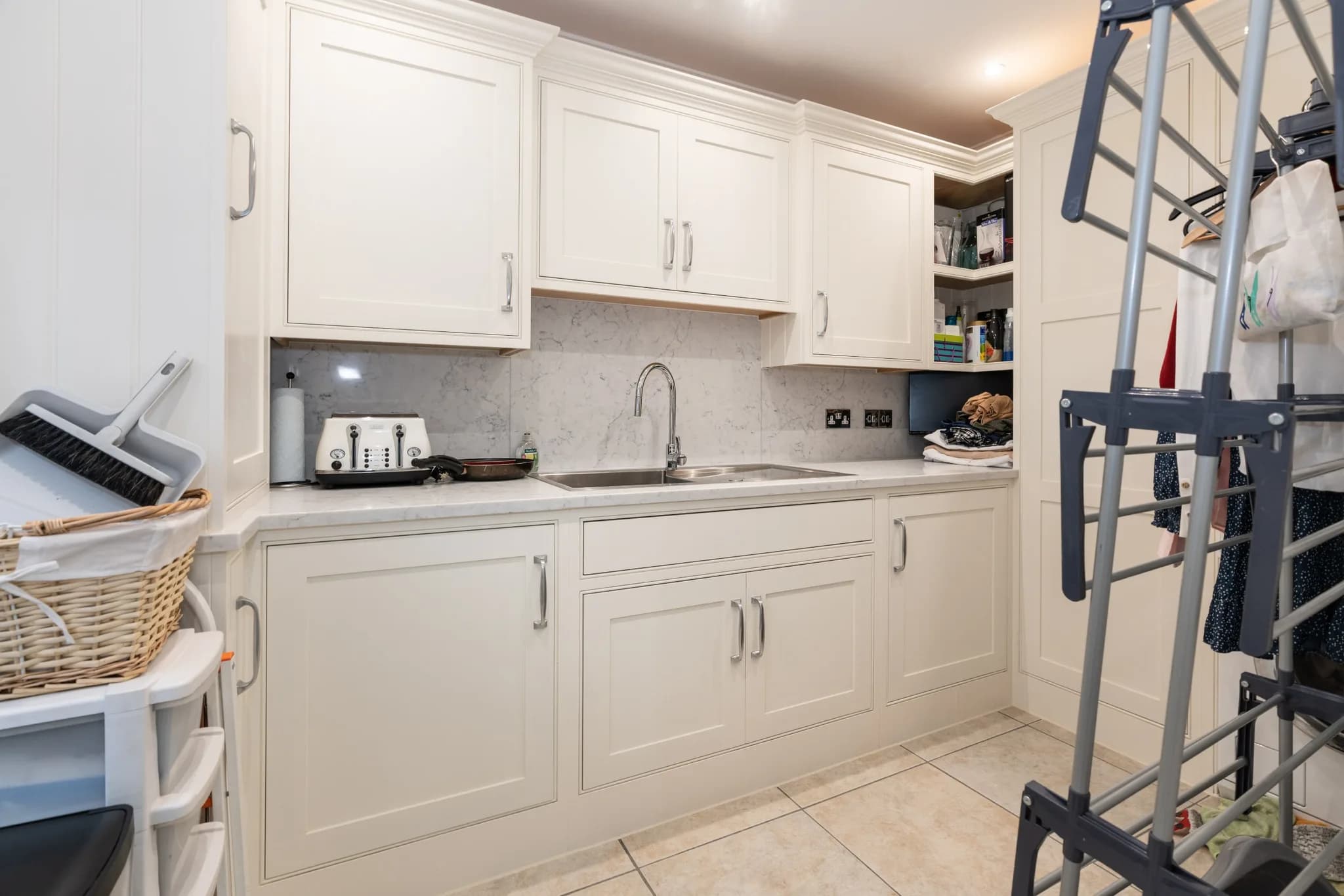 classic-shaker-kitchen-sub-zero-wolf-cuffley-herts-handmade-kitchen-company (19)