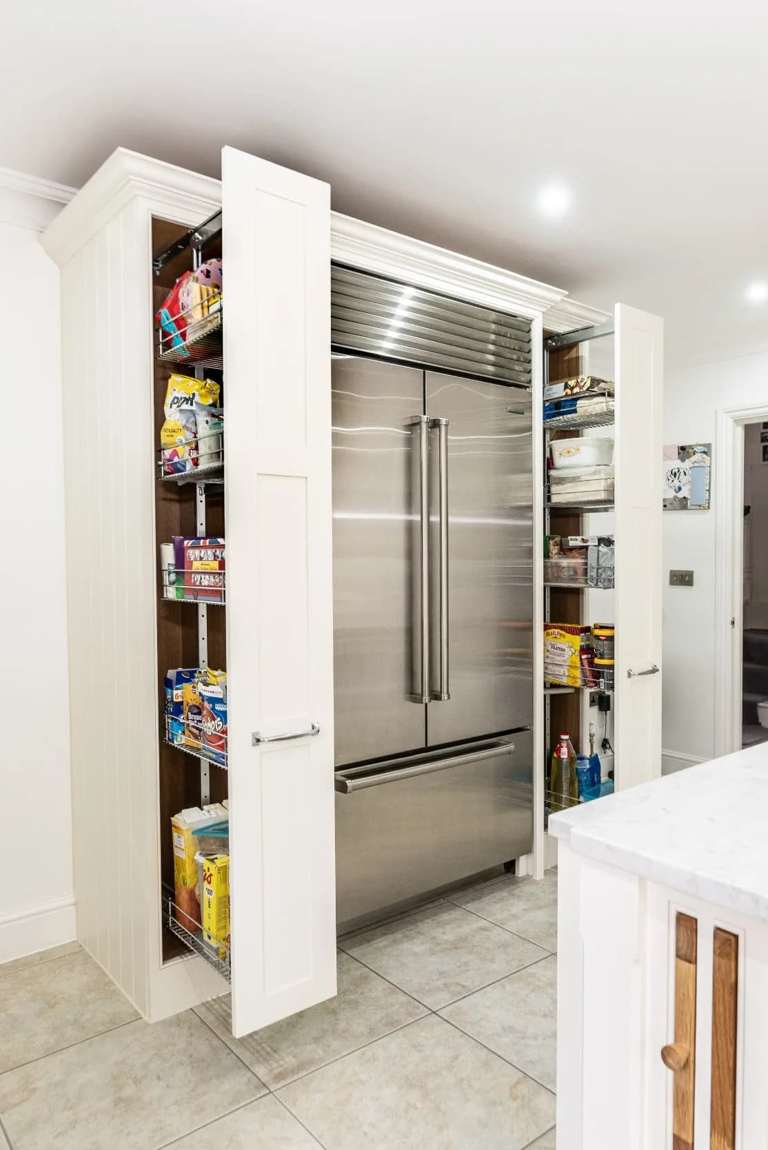 classic-shaker-kitchen-sub-zero-wolf-cuffley-herts-handmade-kitchen-company (5)