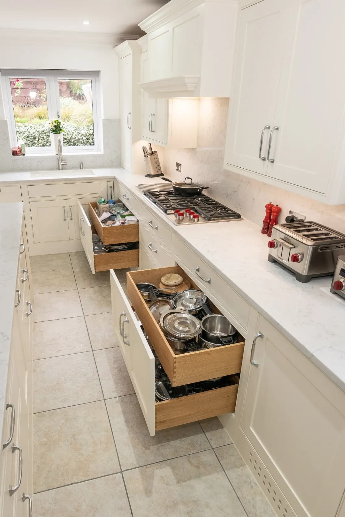 classic-shaker-kitchen-sub-zero-wolf-cuffley-herts-handmade-kitchen-company (7)