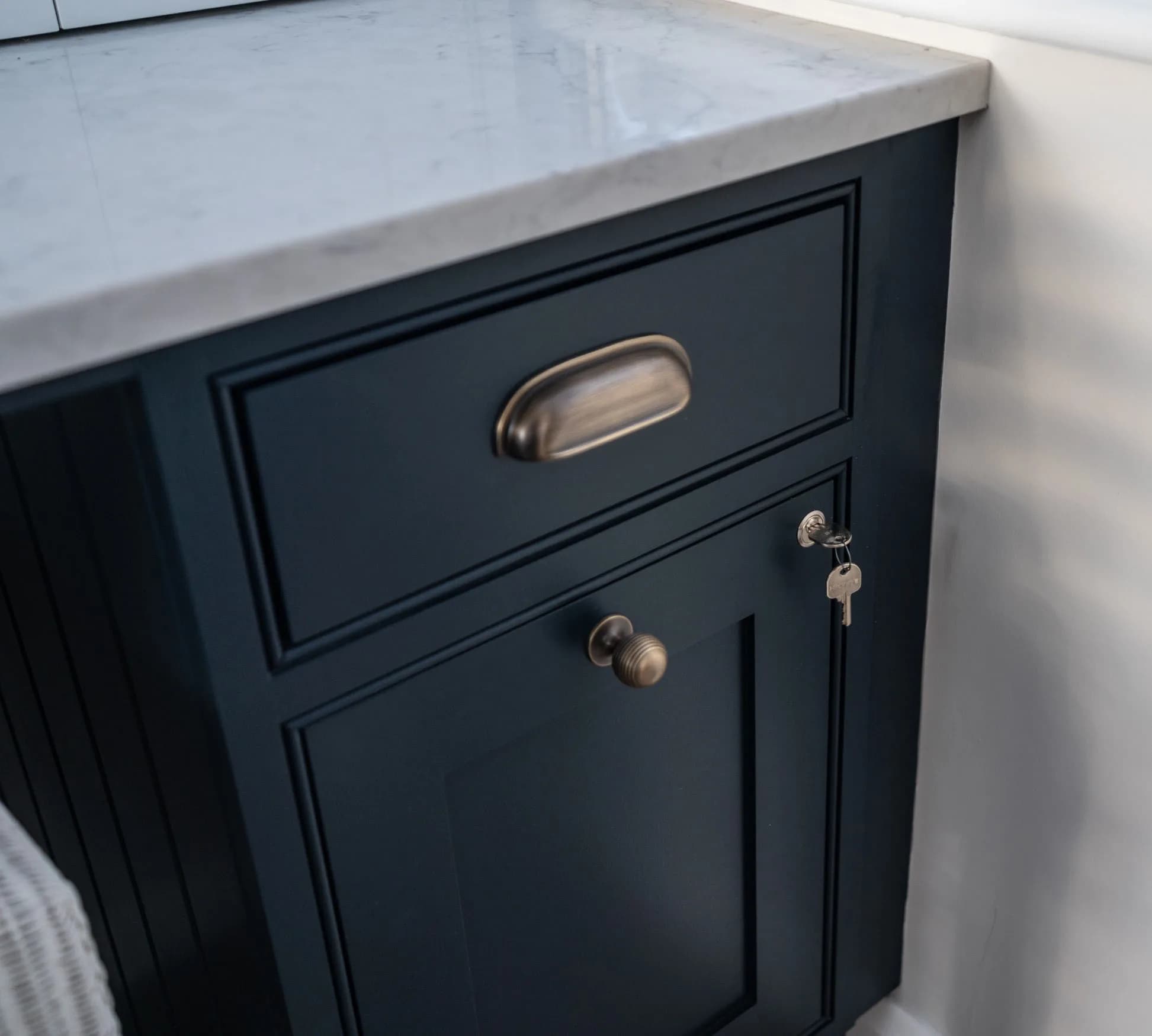 classic-shaker-matching-green-essex-handmade-kitchen-company (22)
