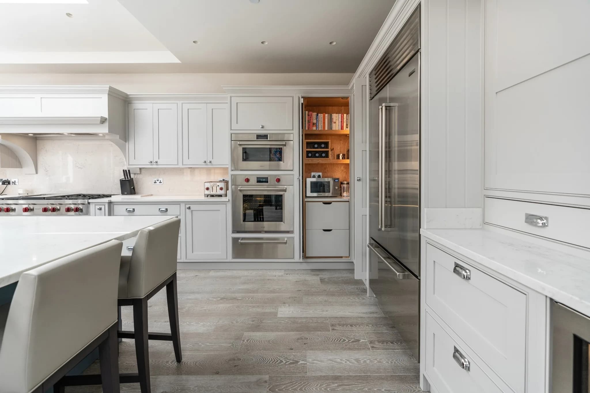 corner-larder-pocket-doors-hadley-wood-handmade-kitchen-company (3)