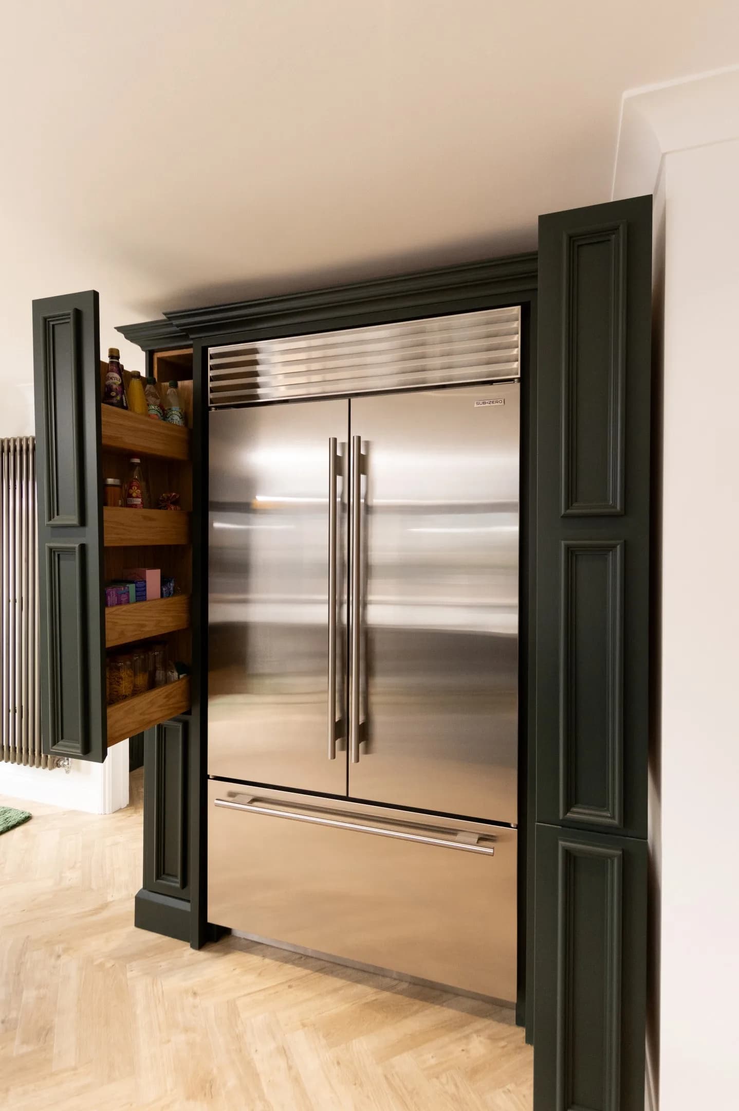 handleless-traditional-mapesbury-shaker-essex-handmade-kitchen-company (10)
