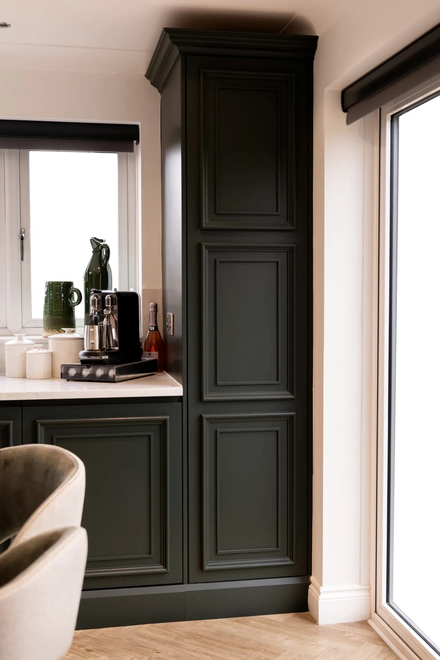 handleless-traditional-mapesbury-shaker-essex-handmade-kitchen-company (22)