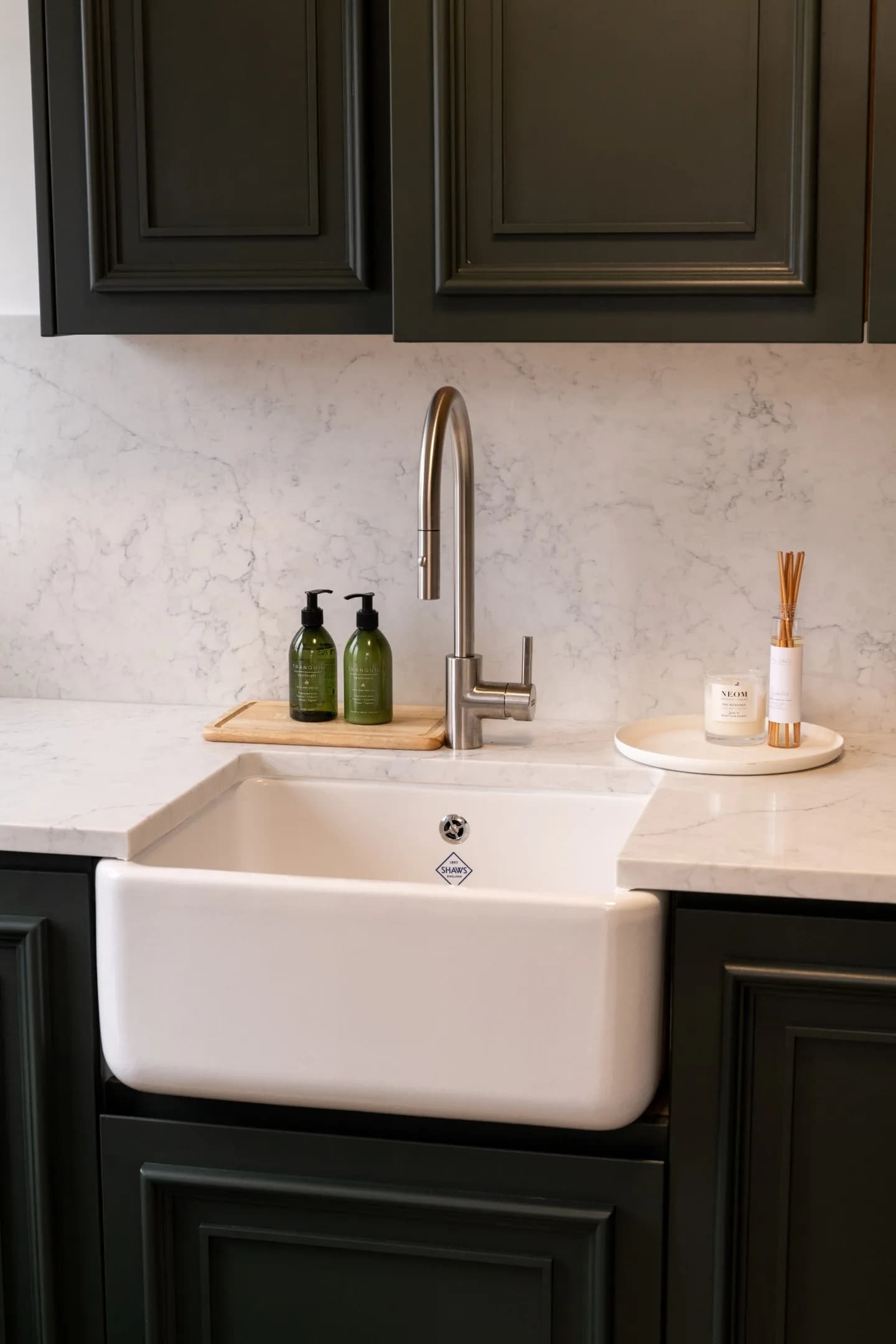 handleless-traditional-mapesbury-shaker-essex-handmade-kitchen-company (25)
