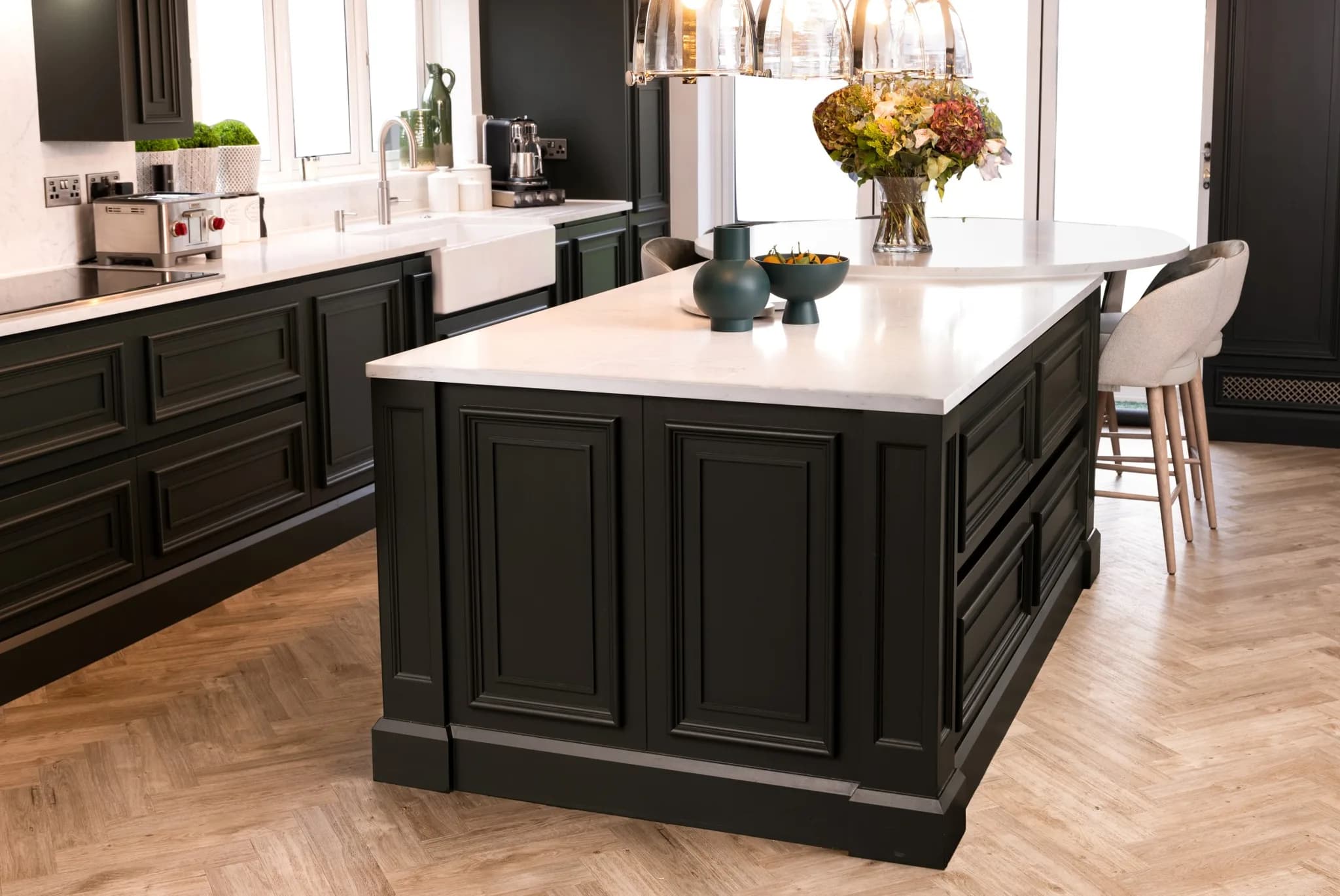 handleless-traditional-mapesbury-shaker-essex-handmade-kitchen-company (42)