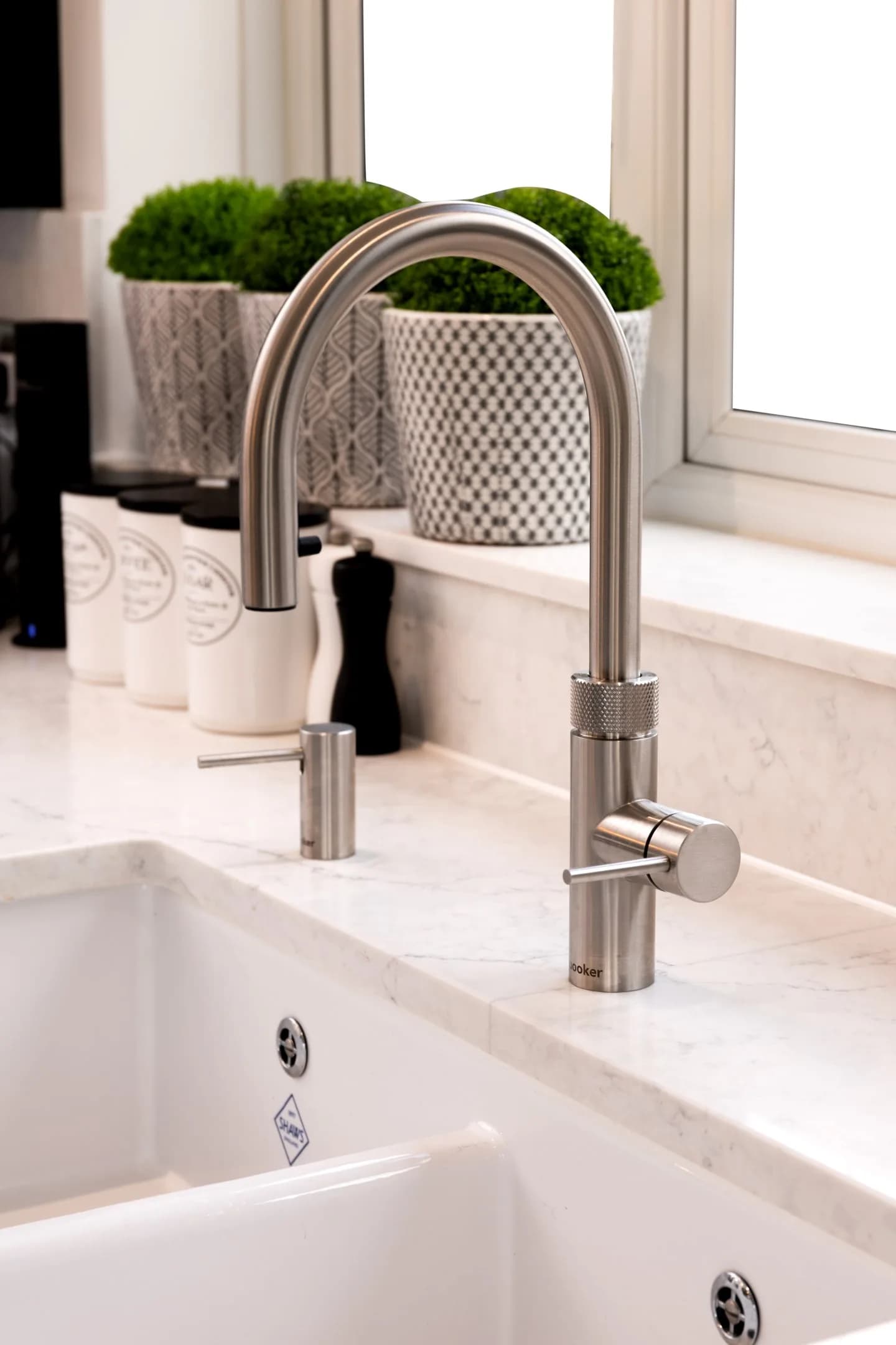 handleless-traditional-mapesbury-shaker-essex-handmade-kitchen-company (49)