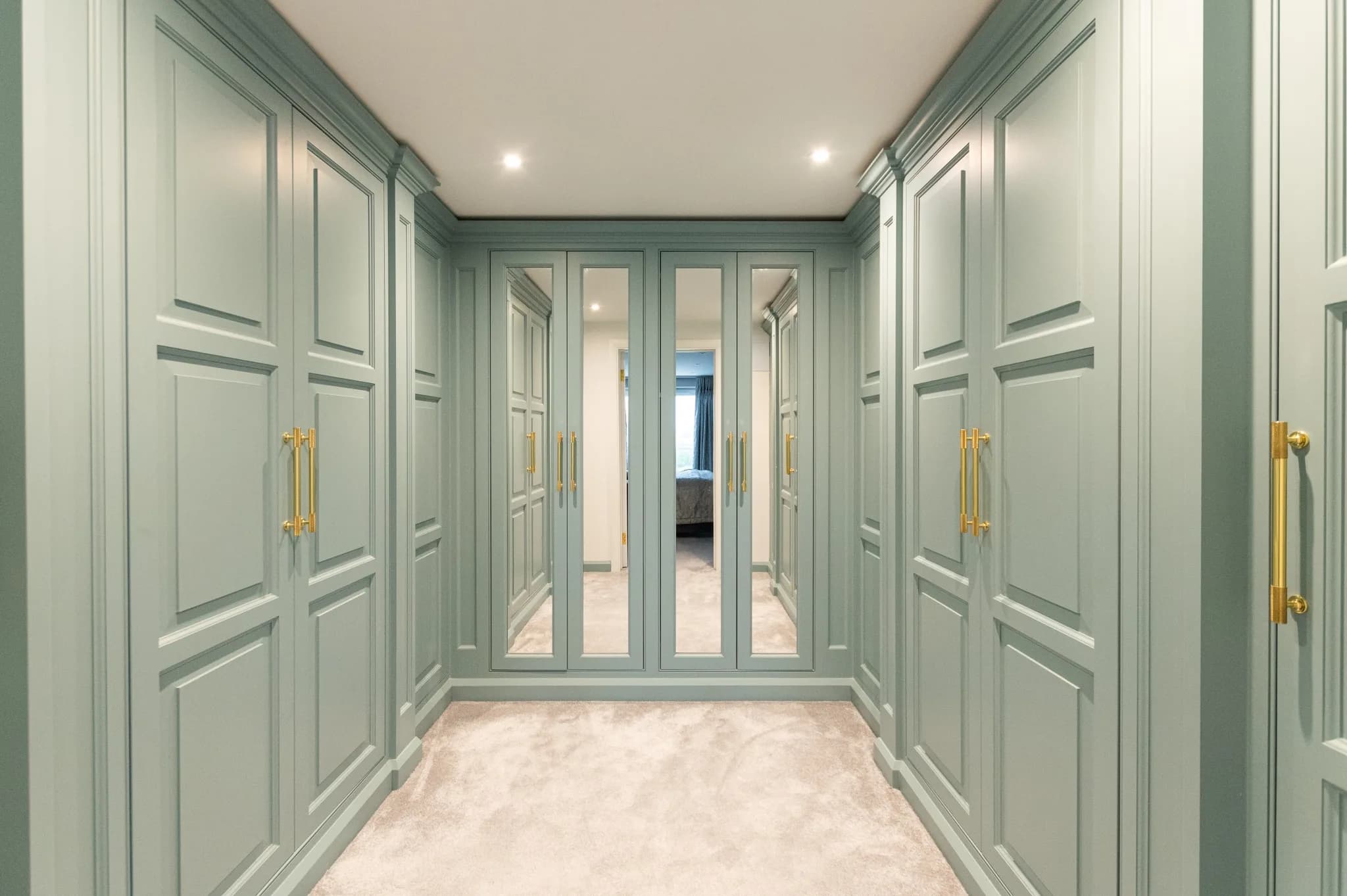 traditional-devine-dressing-room-essex-handmade-kitchen (10)