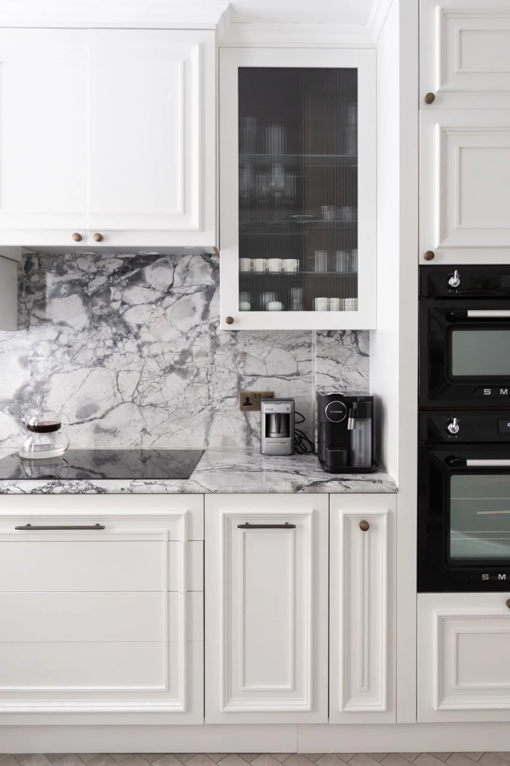 traditional-lay-on-shaker-bespoke-kitchen-chelsea-handmade-kitchen-co (37)