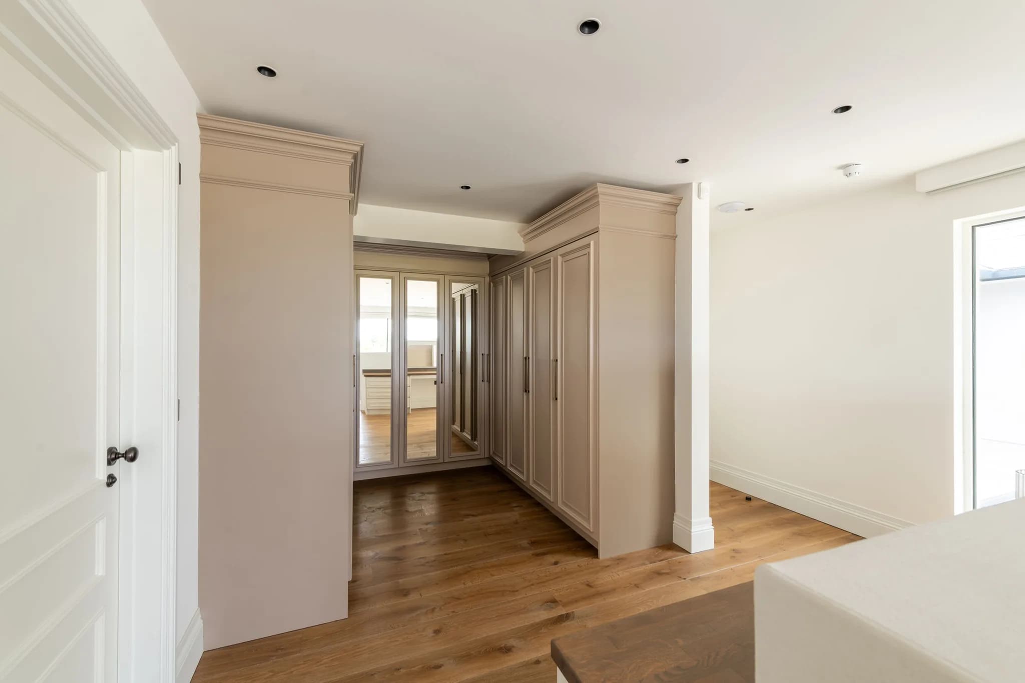 traditional-mapesbury-dressing-room-great-eversden-handmade-kitchen-company (3)
