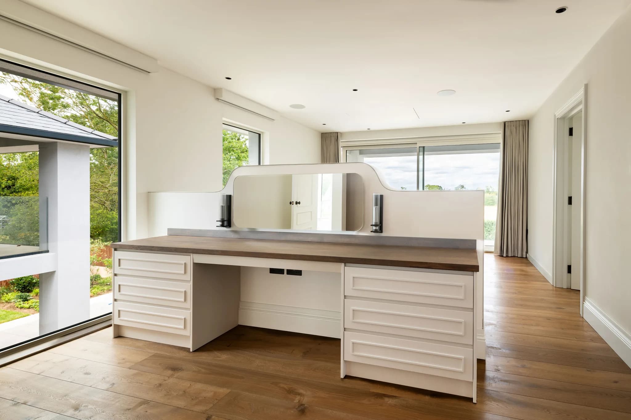 traditional-mapesbury-dressing-room-great-eversden-handmade-kitchen-company (9)