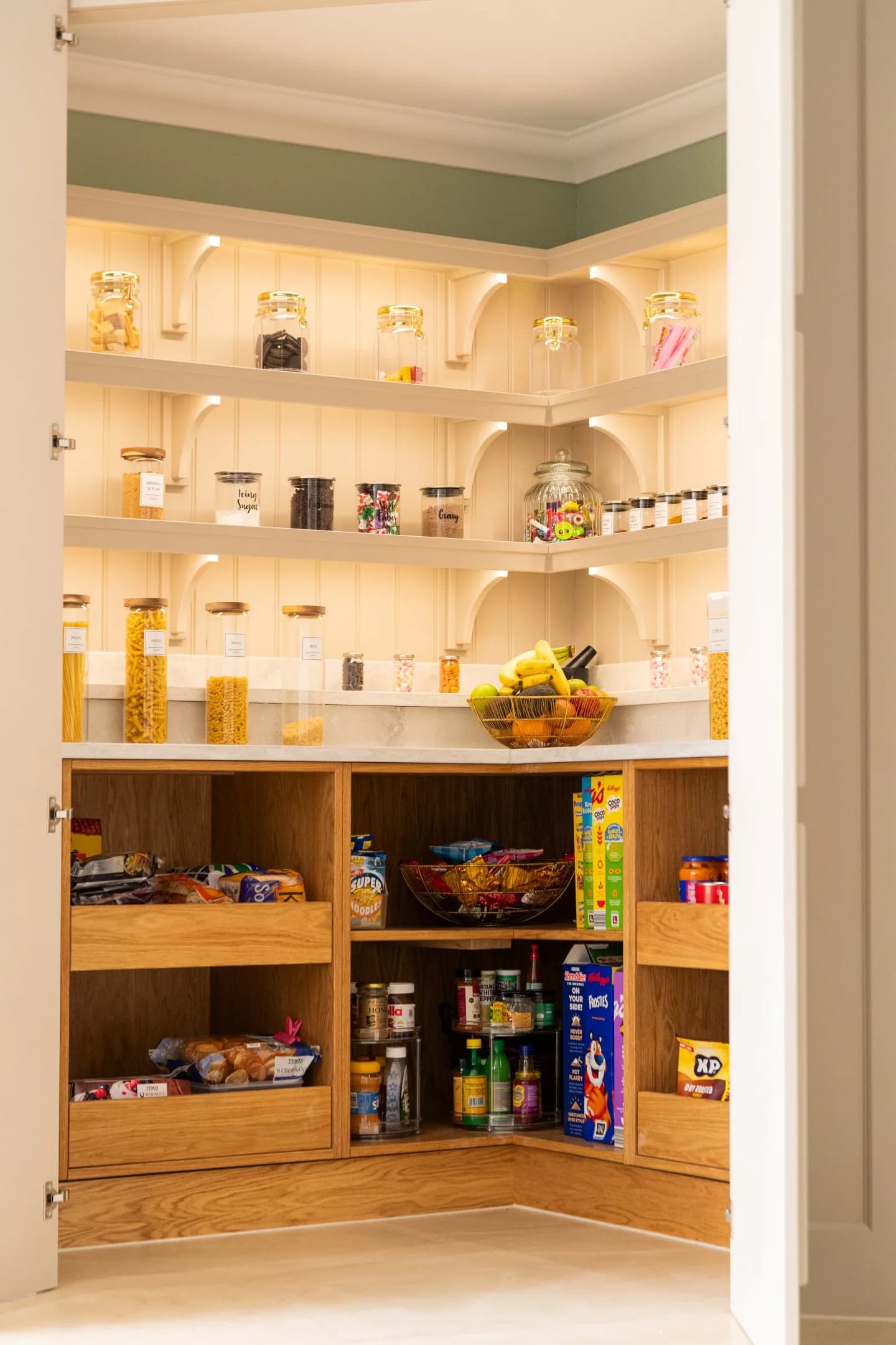 traditional-mapesbury-pantry-essex-handmade-kitchen-company (1 (13)