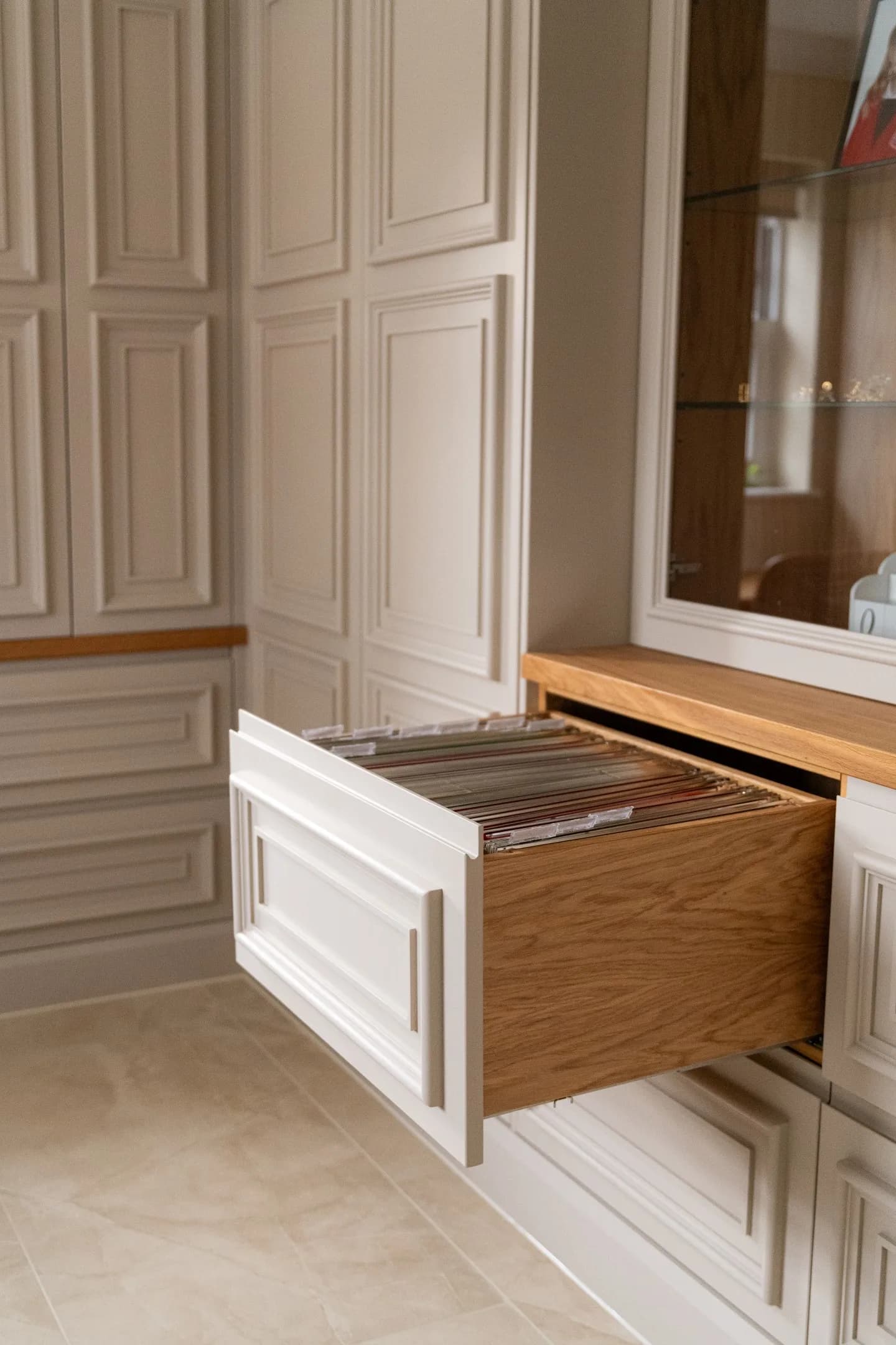traditional-mapesbury-study-essex-handmade-kitchen-company (12)