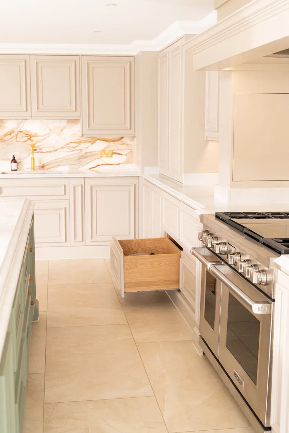 traditional-mapesburys-shaker-kitchen-essex-handmade-kitchen- (54)