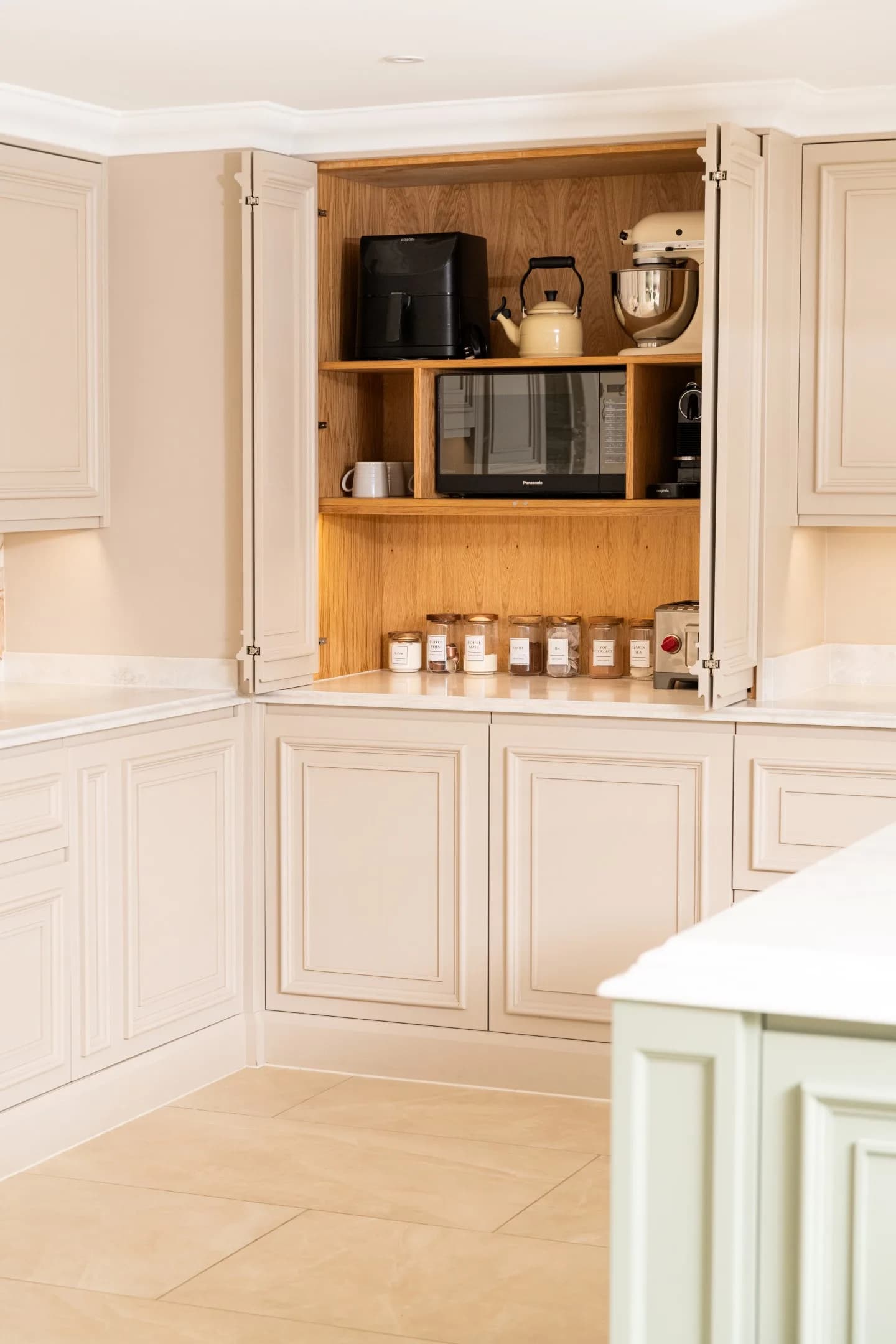 traditional-mapesburys-shaker-kitchen-essex-handmade-kitchen- (56)