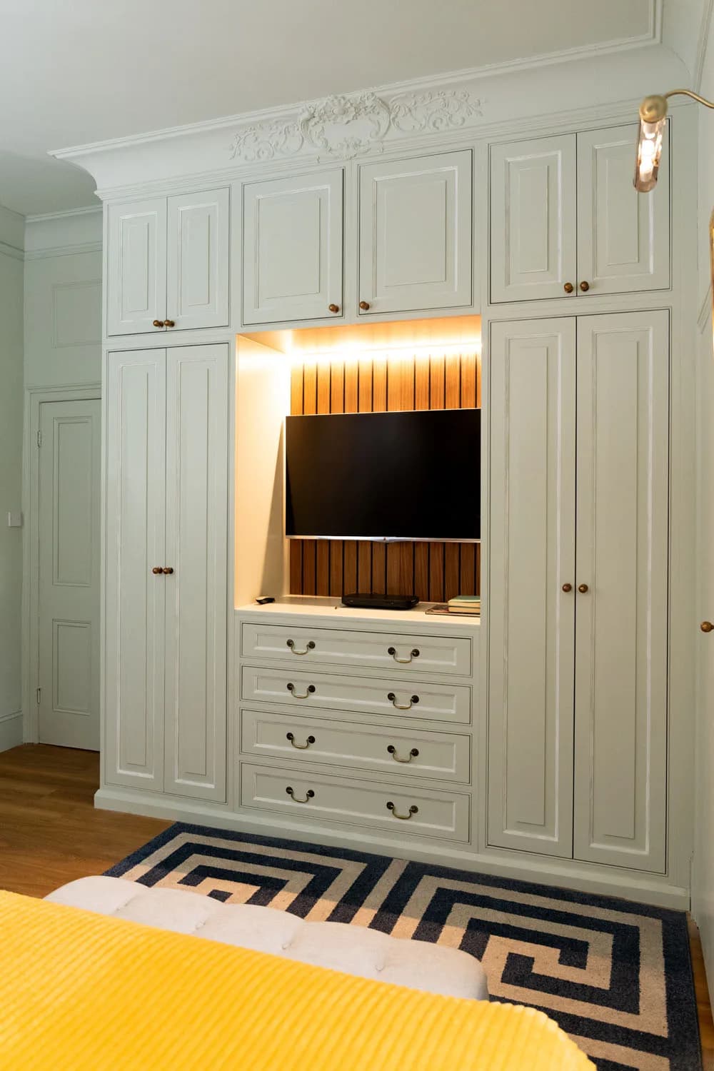 traditional-raised-shaker-bedroom-kensington-handmade-kitchen-company (1)