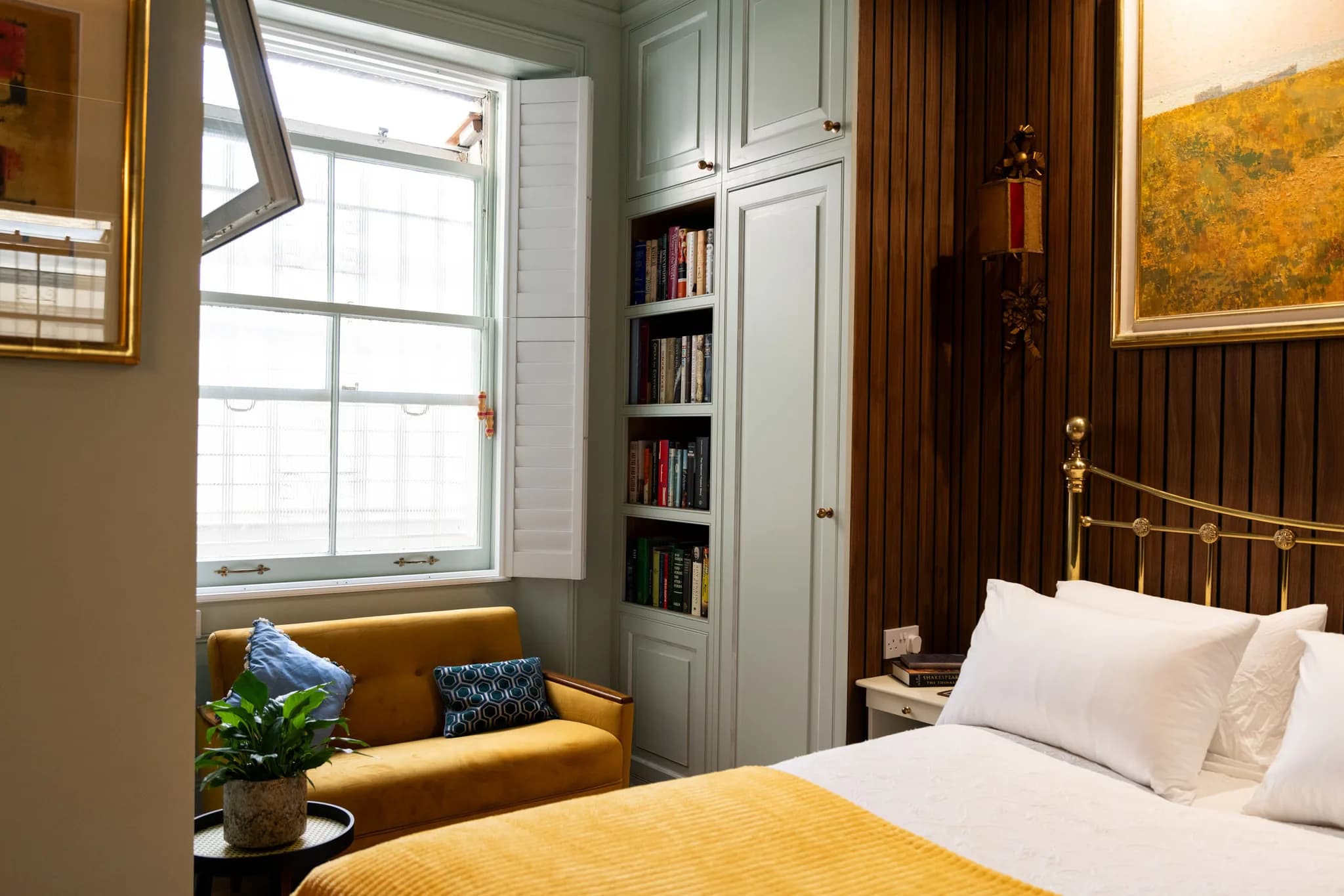traditional-raised-shaker-bedroom-kensington-handmade-kitchen-company (3)