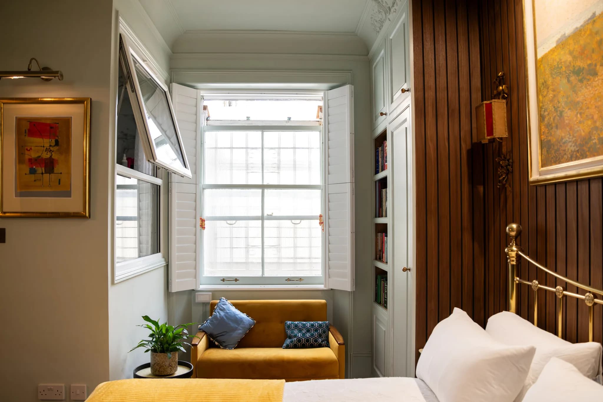 traditional-raised-shaker-bedroom-kensington-handmade-kitchen-company (4)