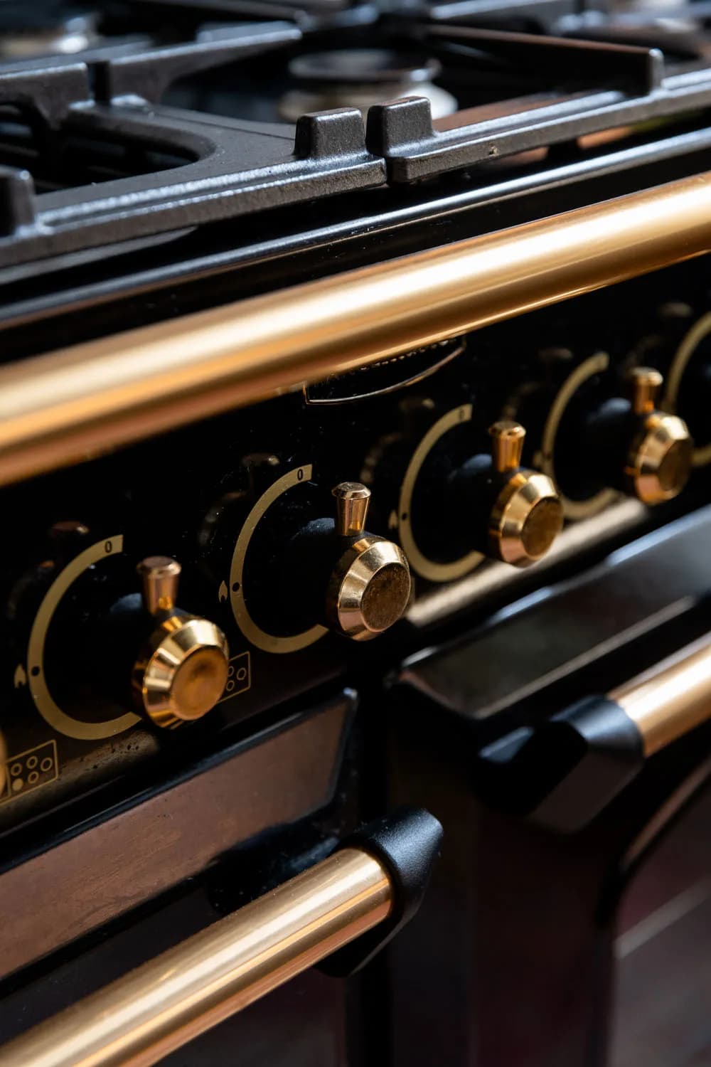 traditional-raised-shaker-kitchen-kensington-handmade-kitchen-company (13)