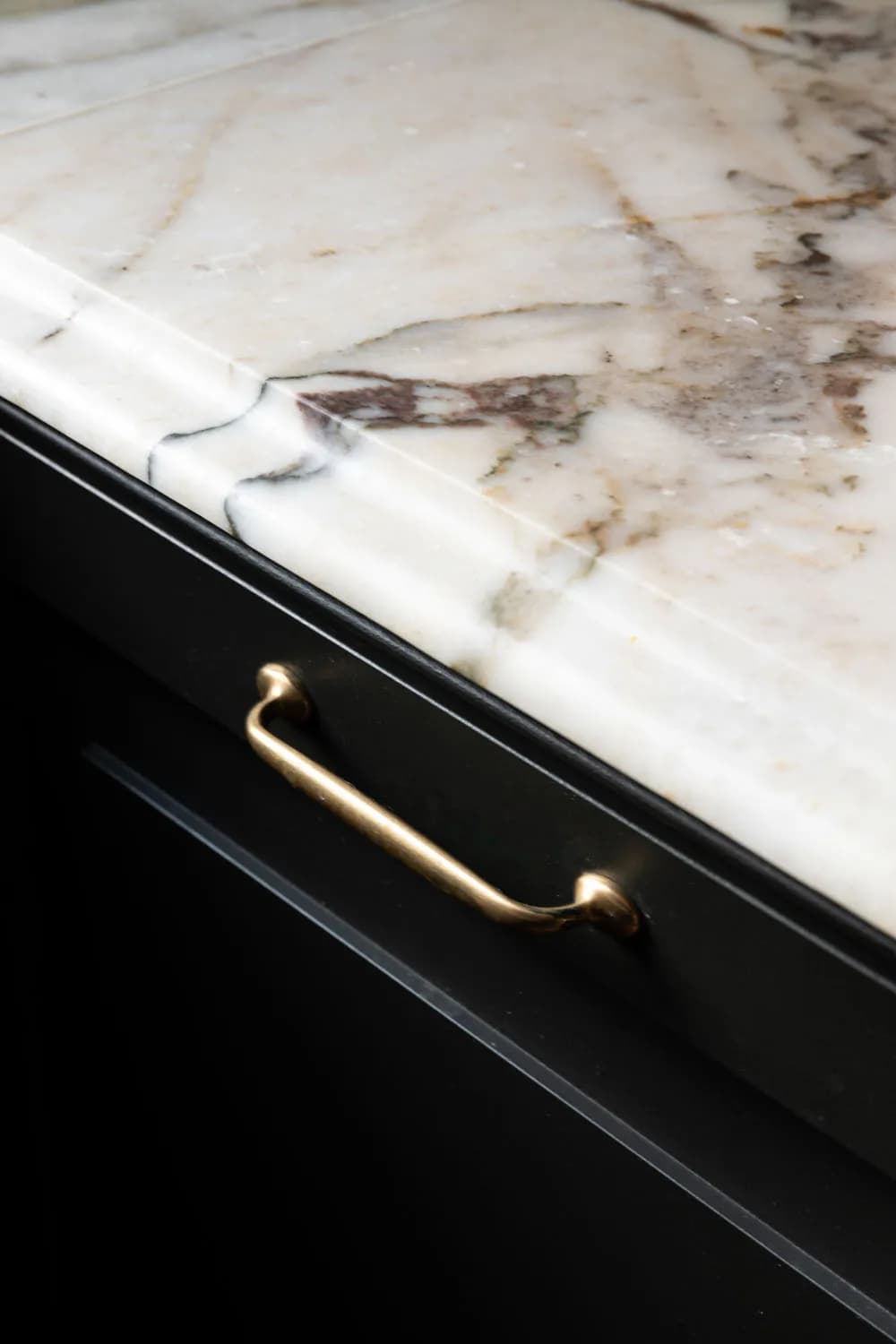 traditional-raised-shaker-kitchen-kensington-handmade-kitchen-company (25)