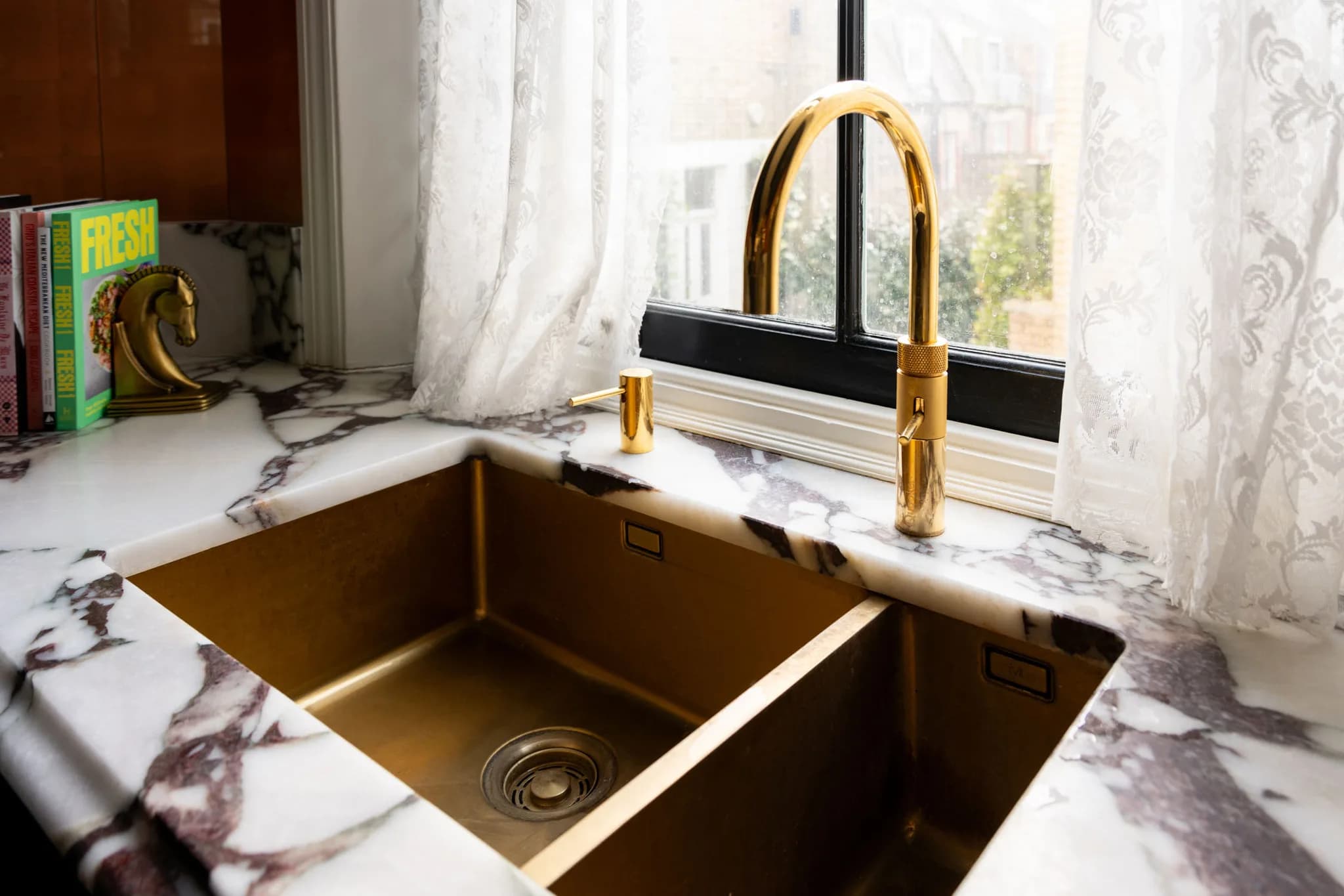 traditional-raised-shaker-kitchen-kensington-handmade-kitchen-company (26)