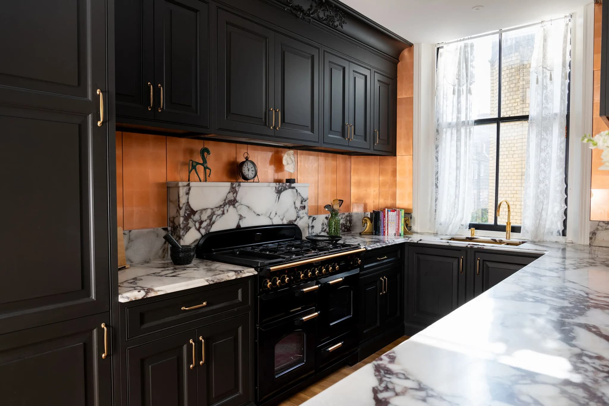 traditional-raised-shaker-kitchen-kensington-handmade-kitchen-company (3)
