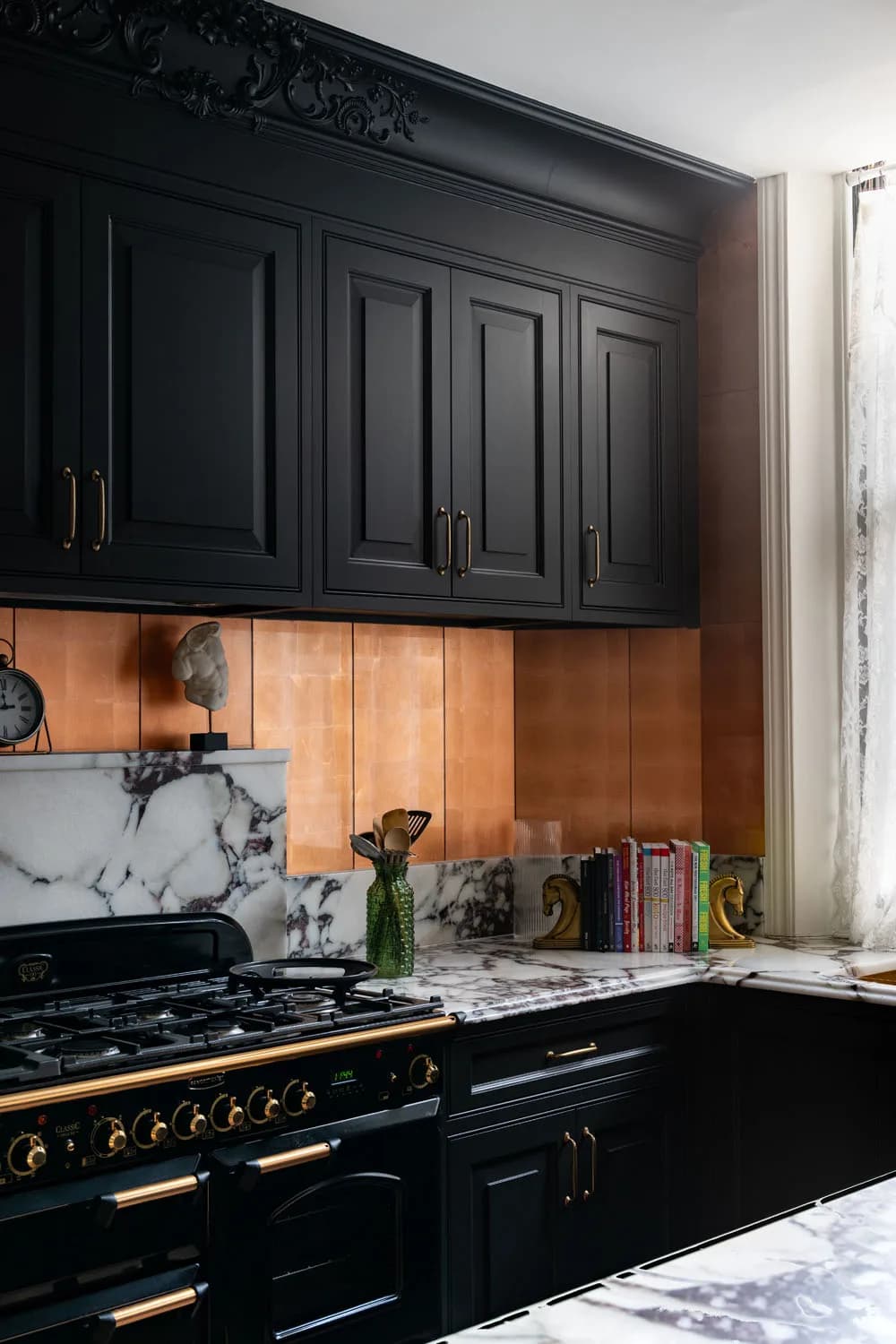 traditional-raised-shaker-kitchen-kensington-handmade-kitchen-company (7)