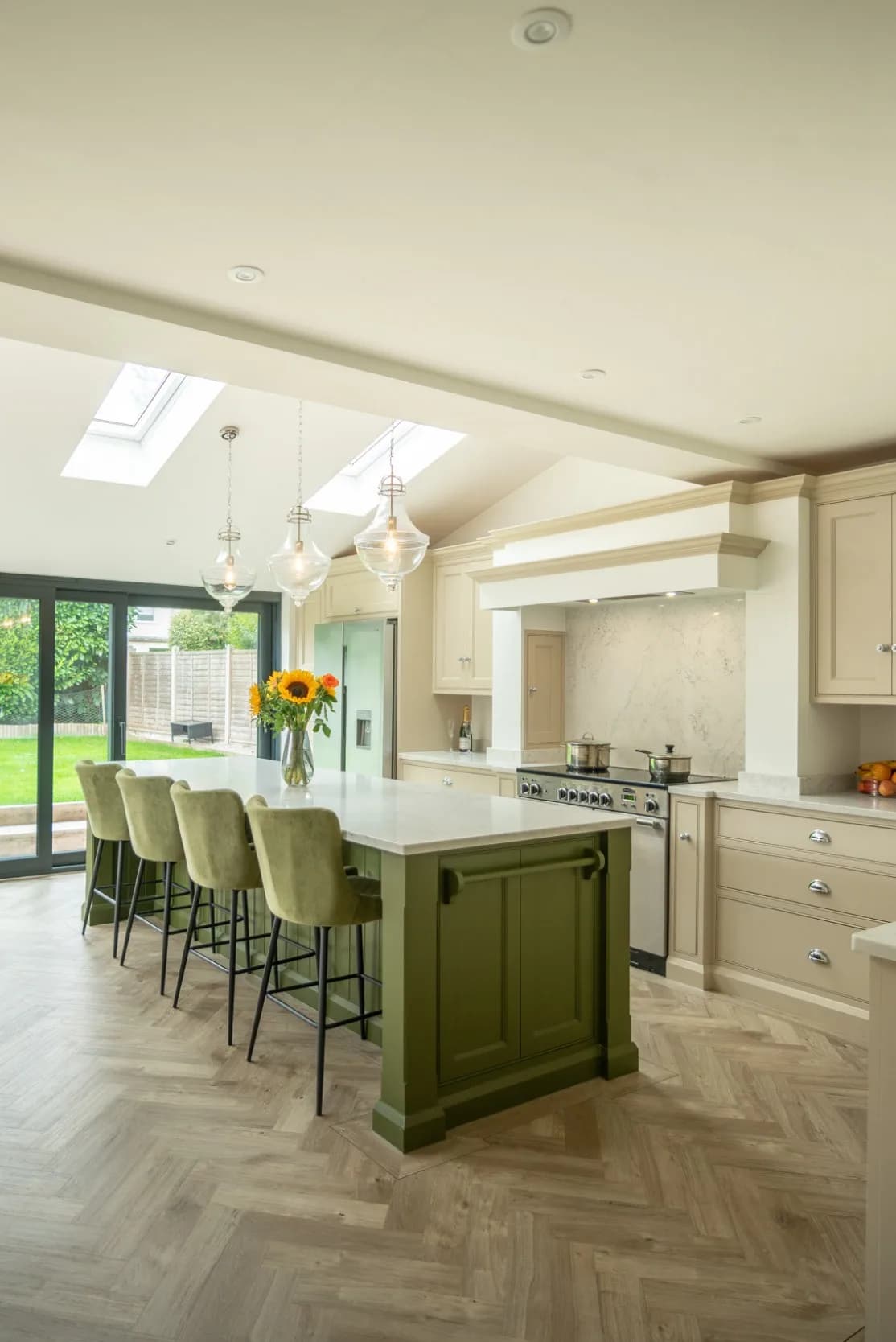 traditional-shaker-kitchen-elsenham-essex-handmade-kitchen-company (1)