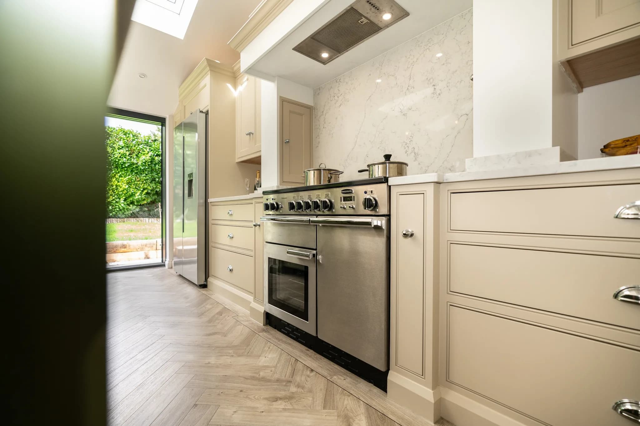traditional-shaker-kitchen-elsenham-essex-handmade-kitchen-company (11)
