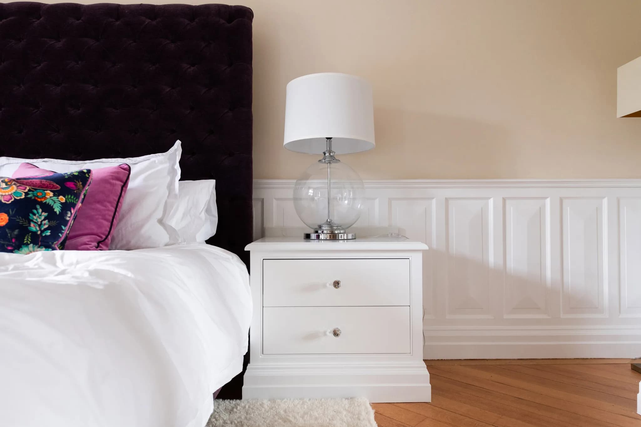 Classic-in-frame-shaker-style-bedroom-little-hadham-handmade-kitchen-company (1)-2