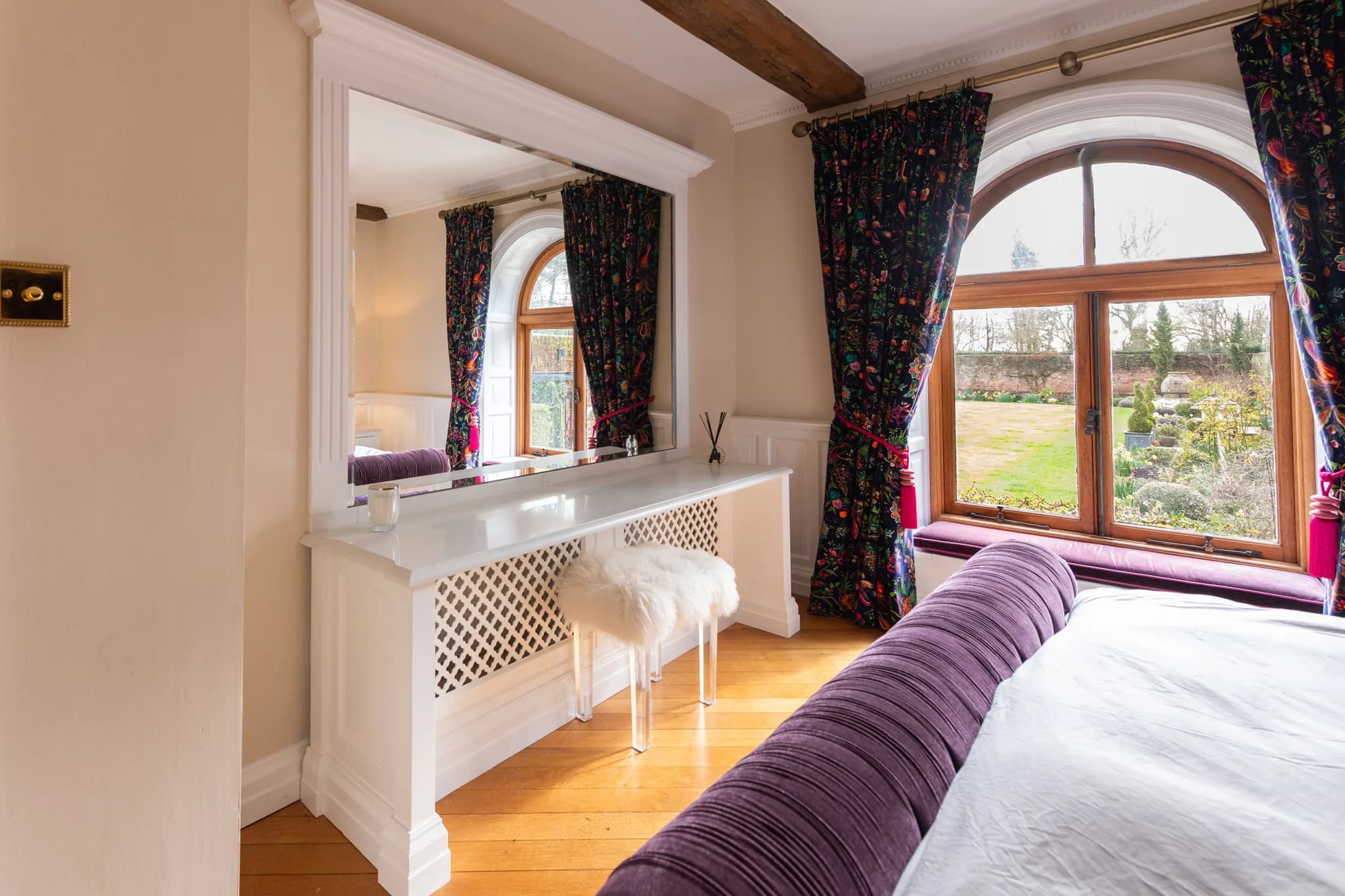 Classic-in-frame-shaker-style-bedroom-little-hadham-handmade-kitchen-company (3)-2