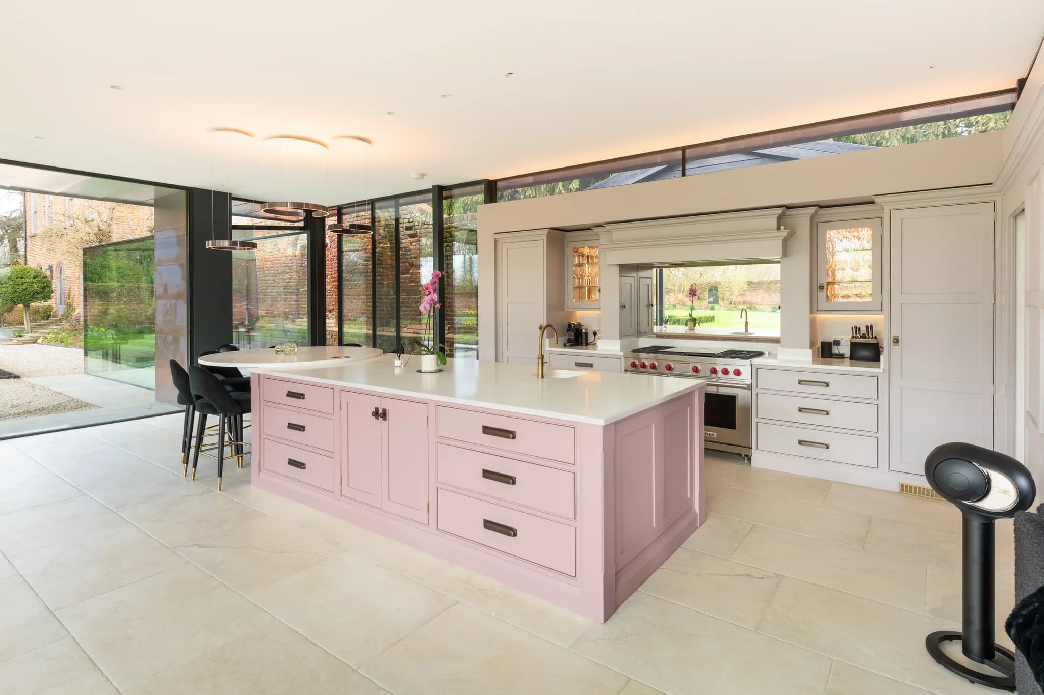 Classic-in-frame-shaker-style-kitchen-little-hadham-handmade-kitchen-company (1 (5)-2