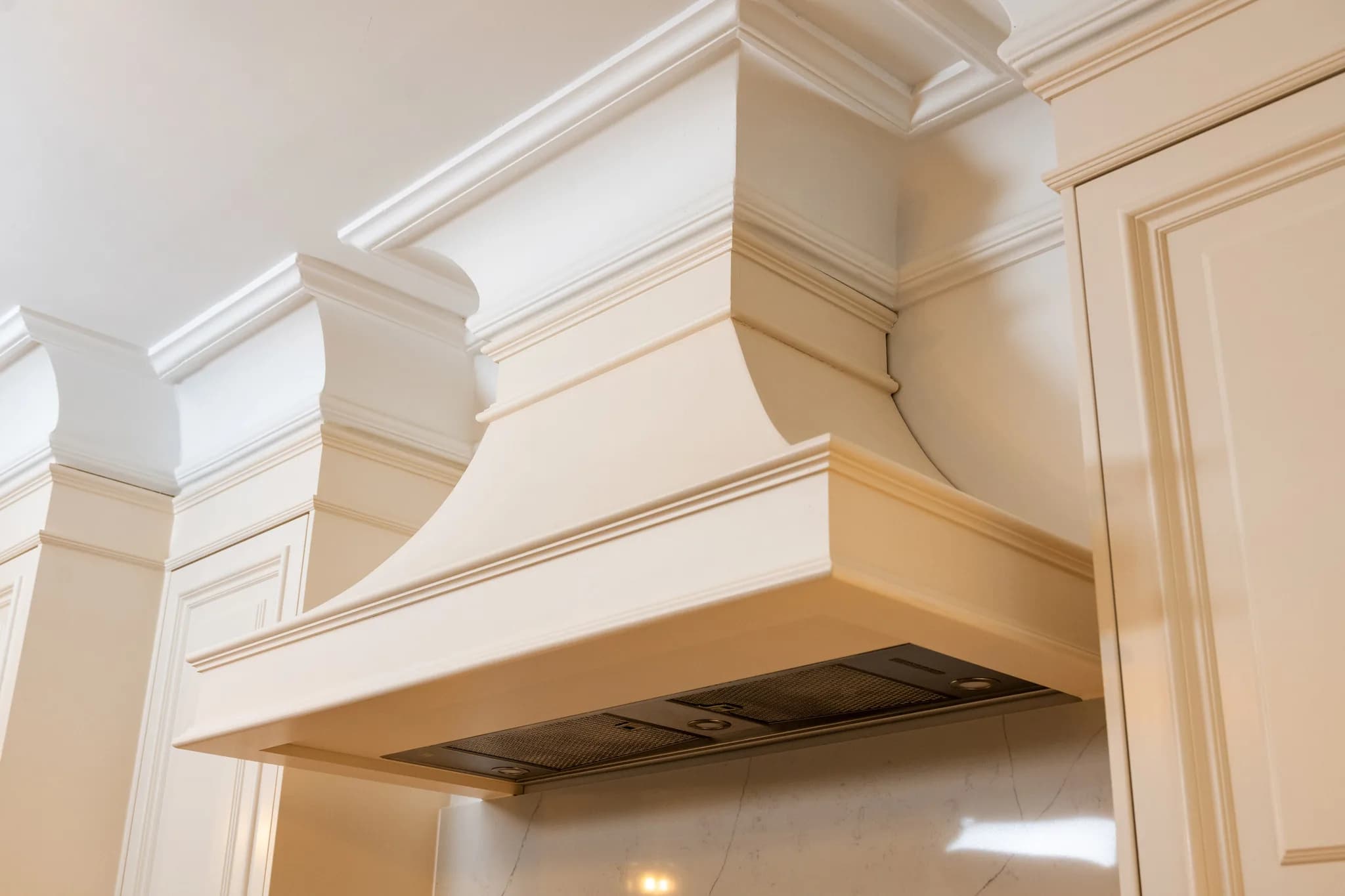Traditional-lay-on-moulded-panelled-door-shaker-kitchen-kensington-handmade-kitchen-company (23)-2