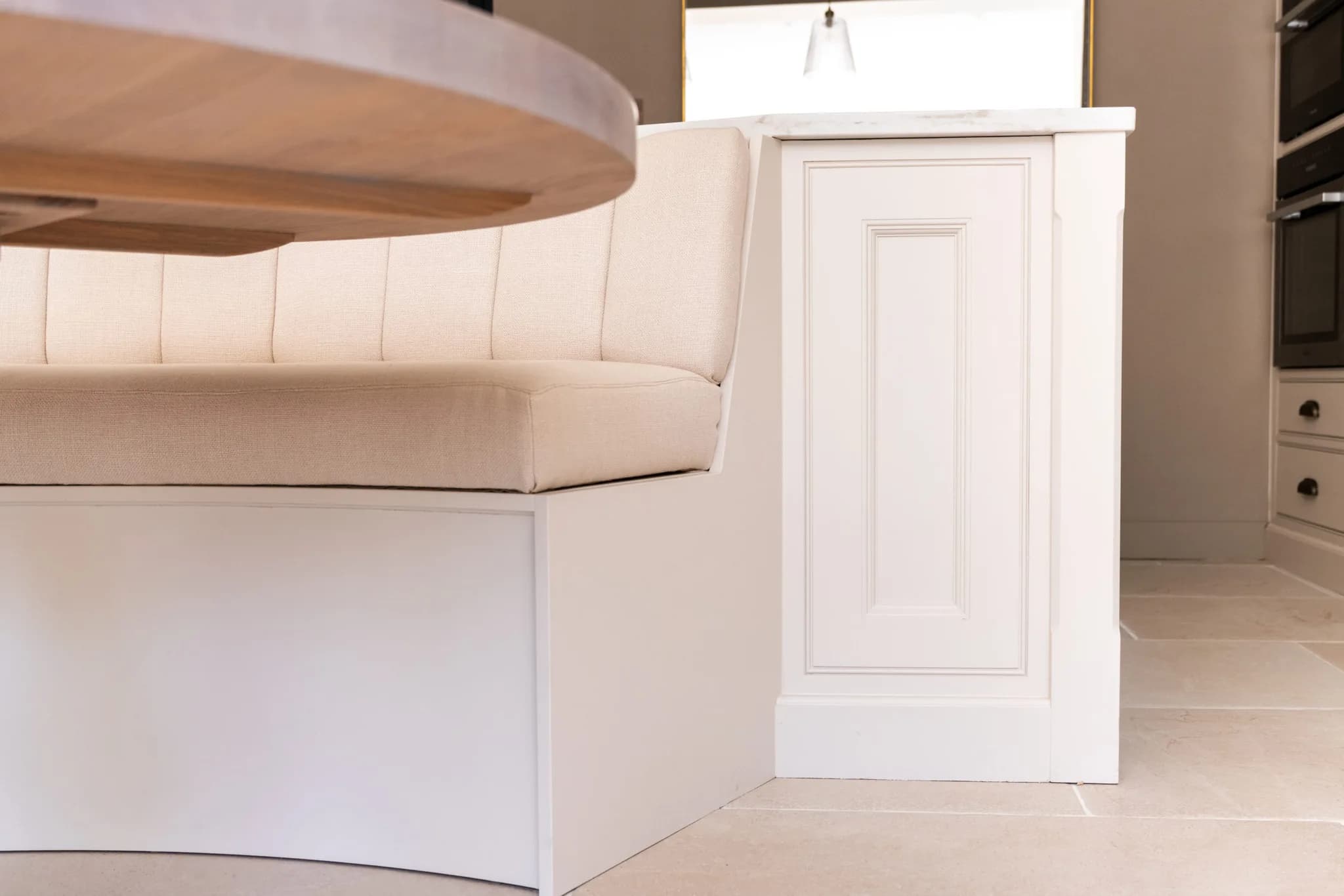 classic-in-frame-beaded-bespoke-shaker-kitchen-loughton-handmade-kitchen-company (1)-2