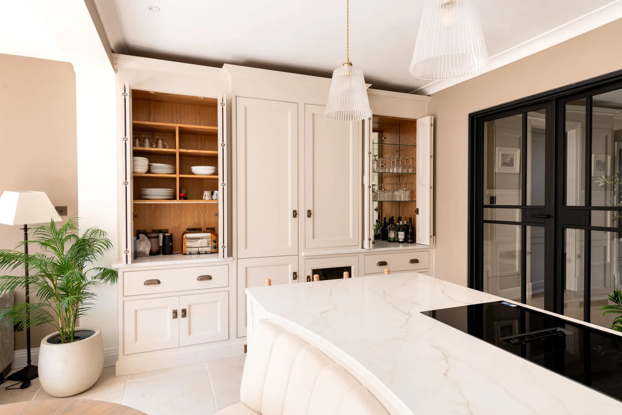 classic-in-frame-beaded-bespoke-shaker-kitchen-loughton-handmade-kitchen-company (10)