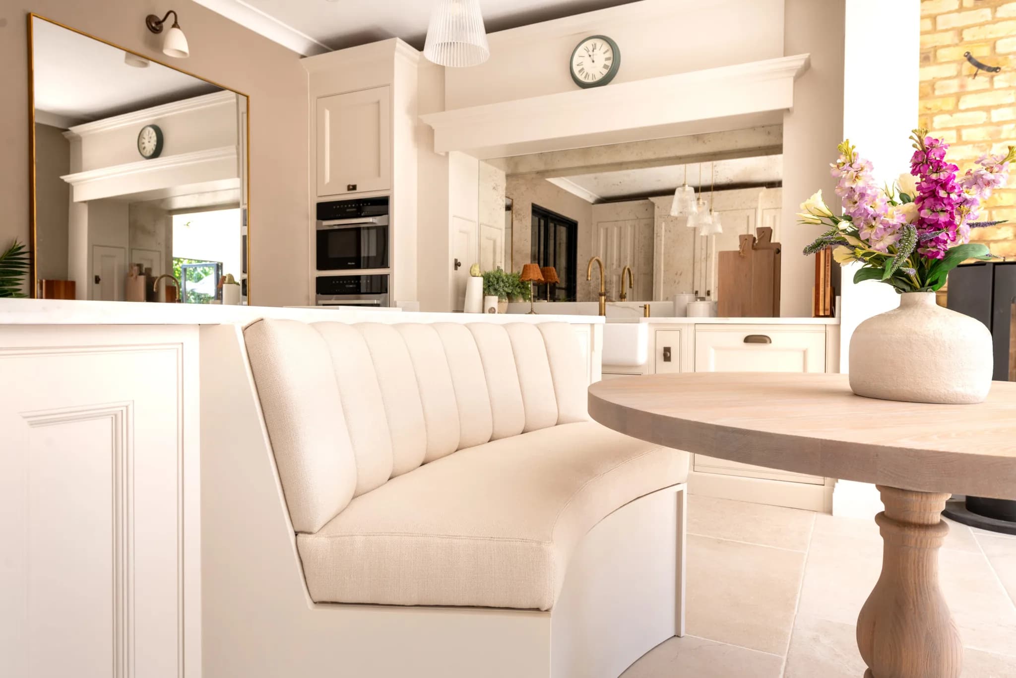 classic-in-frame-beaded-bespoke-shaker-kitchen-loughton-handmade-kitchen-company (13)