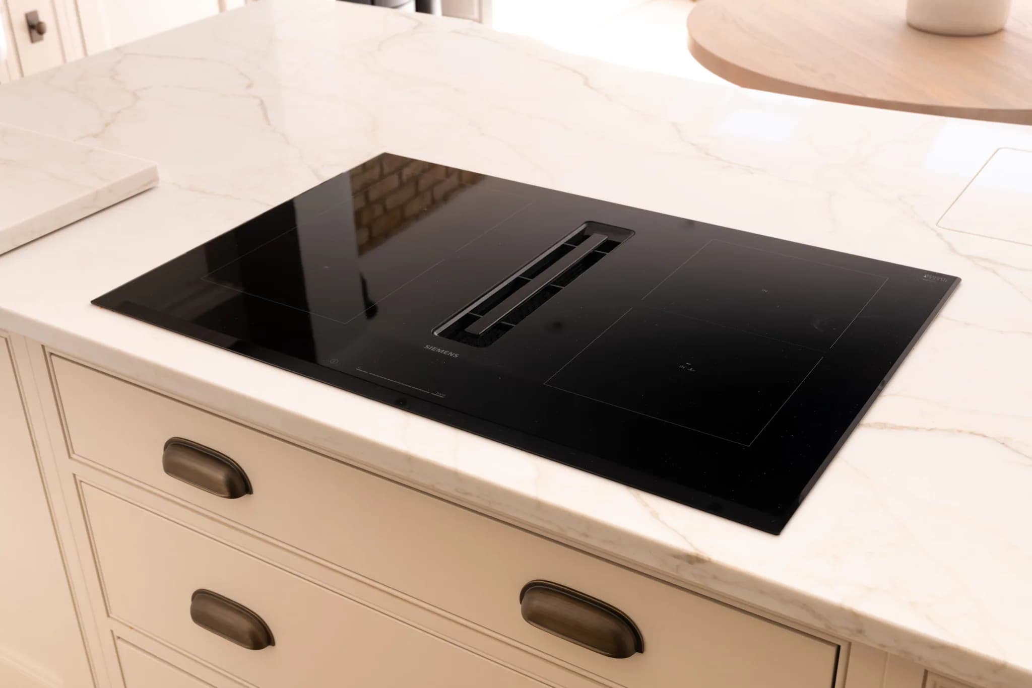 classic-in-frame-beaded-bespoke-shaker-kitchen-loughton-handmade-kitchen-company (17)